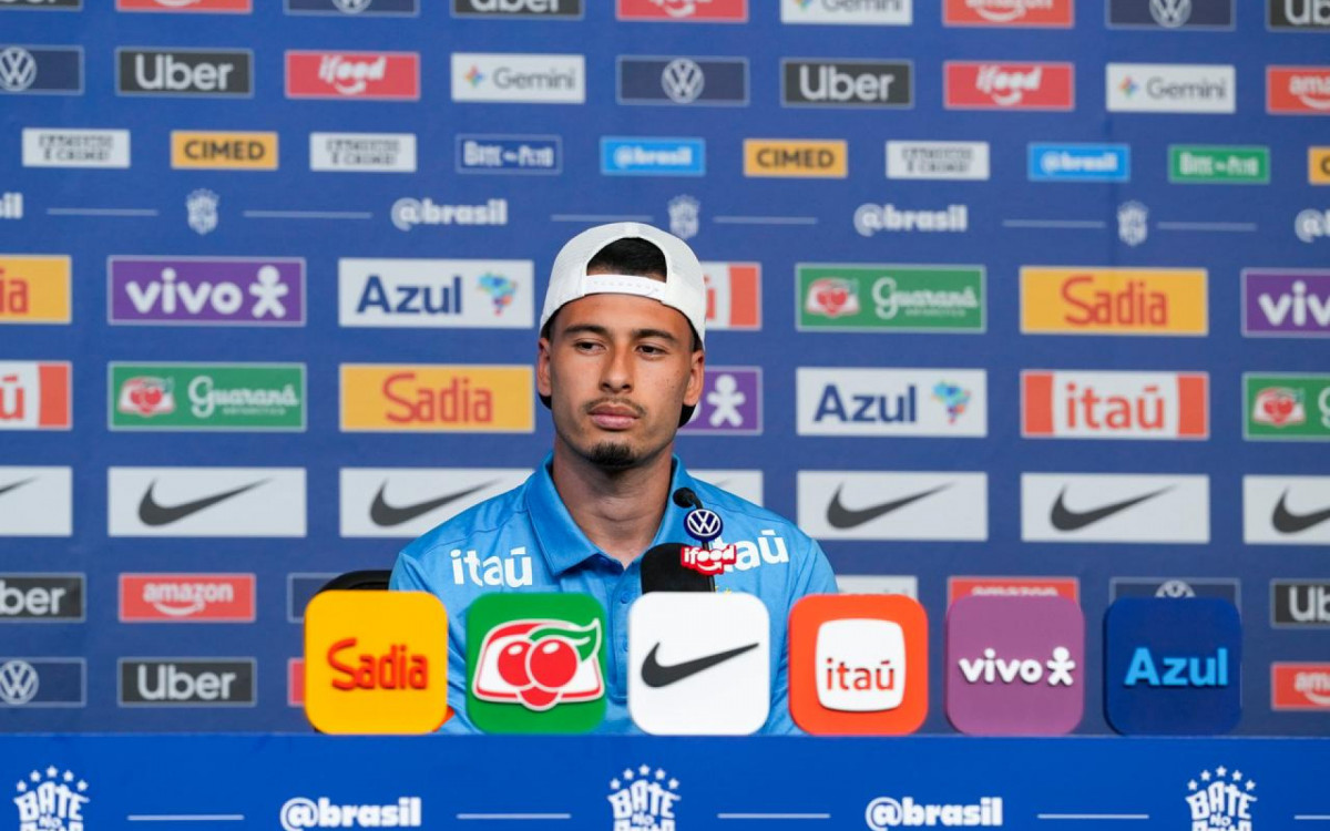 Gabriel Martinelli prevê confronto equilibrado entre Brasil e Escócia
