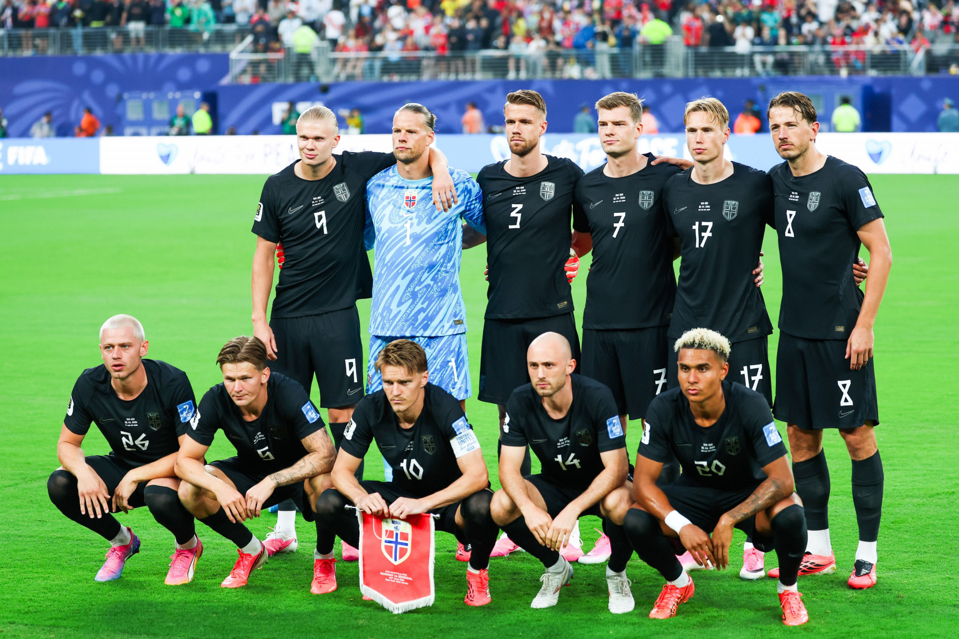 Os jogadores da Noruega posam para uma foto de grupo antes da partida entre Noruega x Senegal, válida pela segunda rodada do Grupo I da fase de grupos da Copa do Mundo FIFA de 2026, no Estádio Nova York-Nova Jersey, em East Rutherford, Estados Unidos, nesta segunda-feira (22). - William Volcov/Parceiro/Agência O Dia