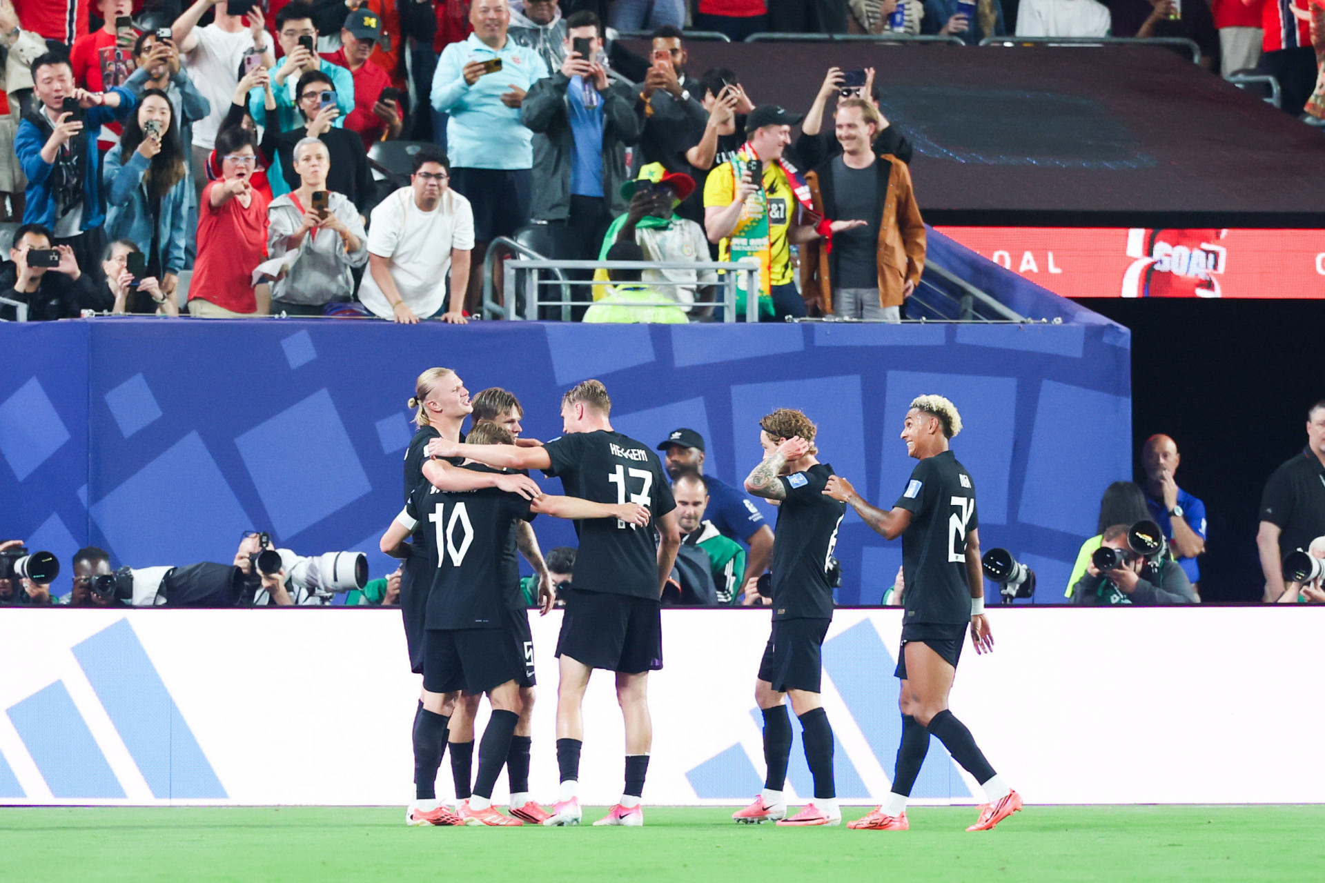 Erling Haaland, jogador da Noruega, comemora o segundo gol da equipe durante a partida entre Noruega x Senegal, válida pela segunda rodada do Grupo I da fase de grupos da Copa do Mundo FIFA de 2026, no Estádio Nova York-Nova Jersey, em East Rutherford, Estados Unidos, nesta segunda-feira (22). - William Volcov/Parceiro/Agência O Dia
