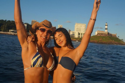 Scheila Carvalho celebra os 16 anos da filha com Tony Salles: 'Nosso amor é infinito'