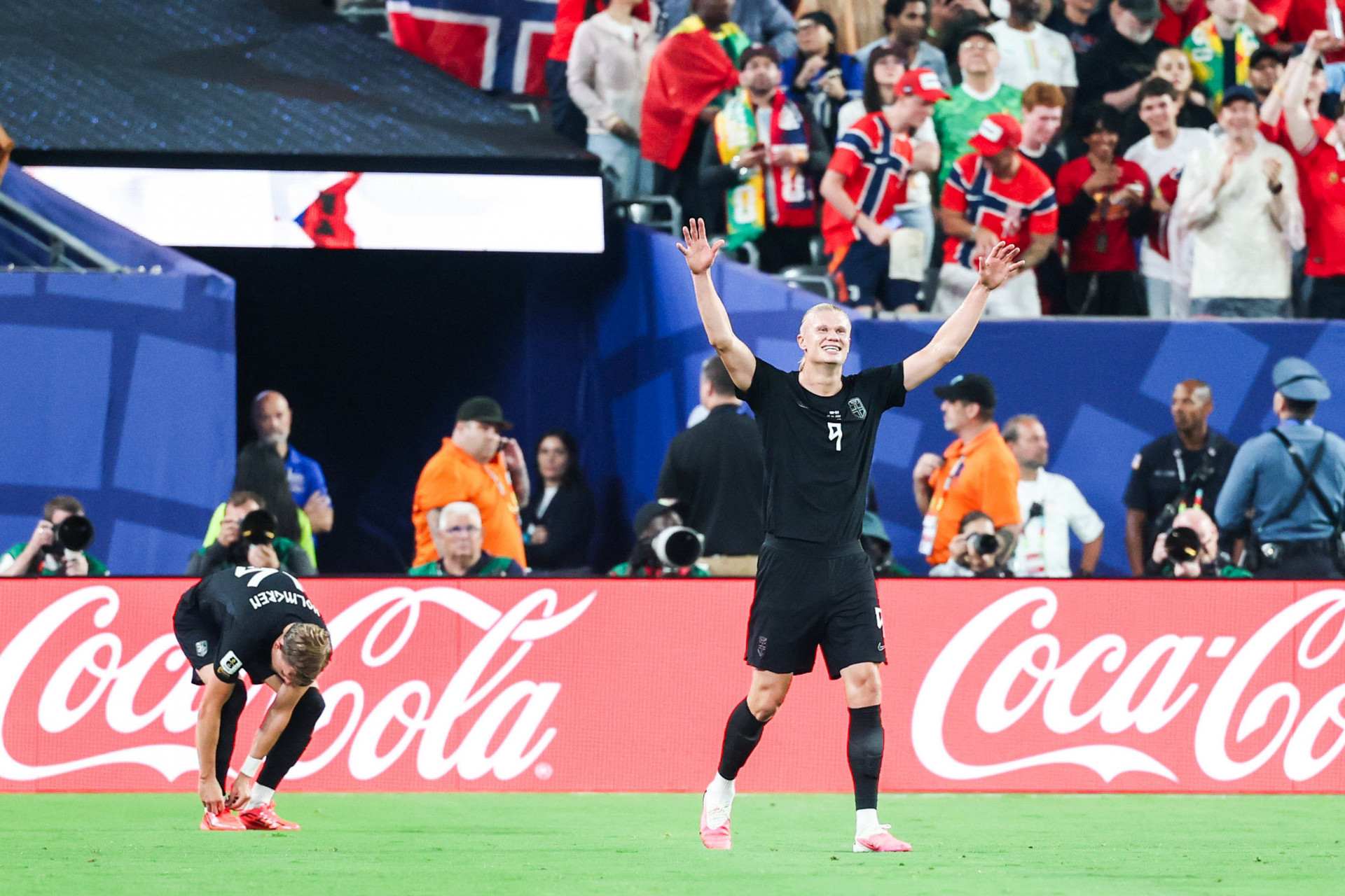 Haaland brilha, Noruega vence Senegal e conquista vaga para o mata-mata da Copa