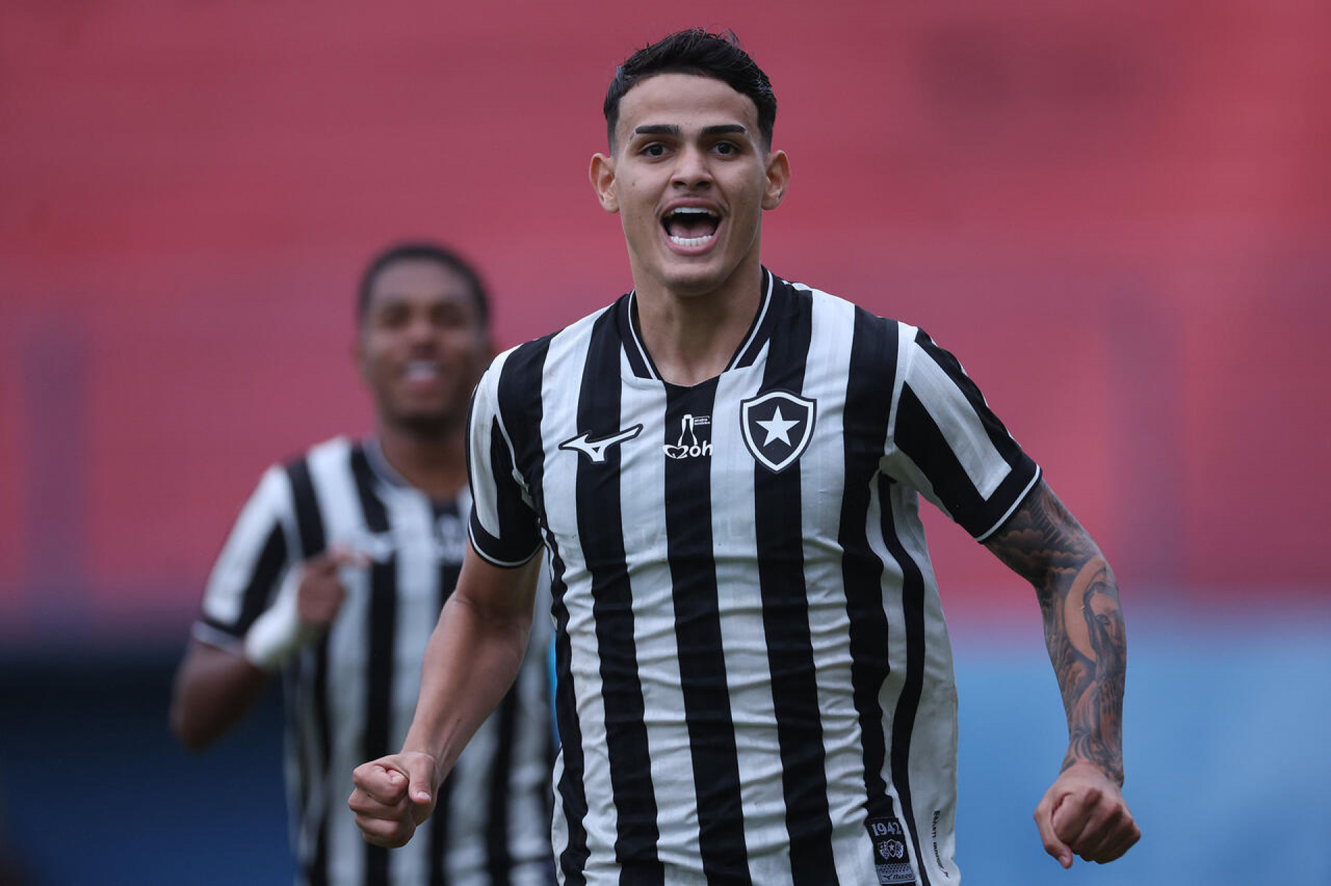 Joia de 17 anos pode refor&ccedil;ar o Botafogo na R&uacute;ssia