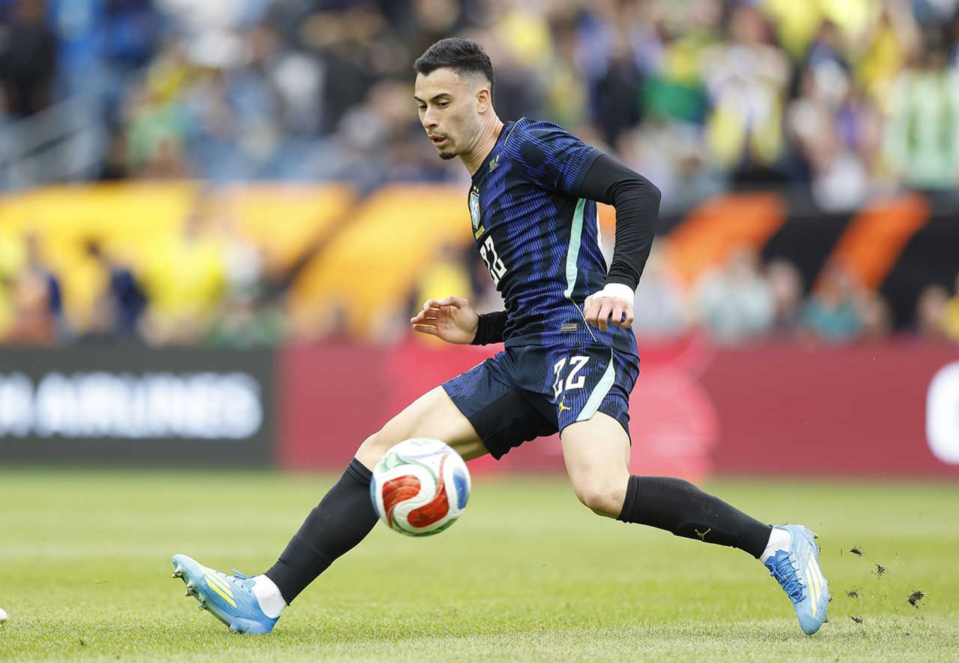 Martinelli se coloca &agrave; disposi&ccedil;&atilde;o e responde sobre potencializar Neymar: ”Correria 30% a mais”