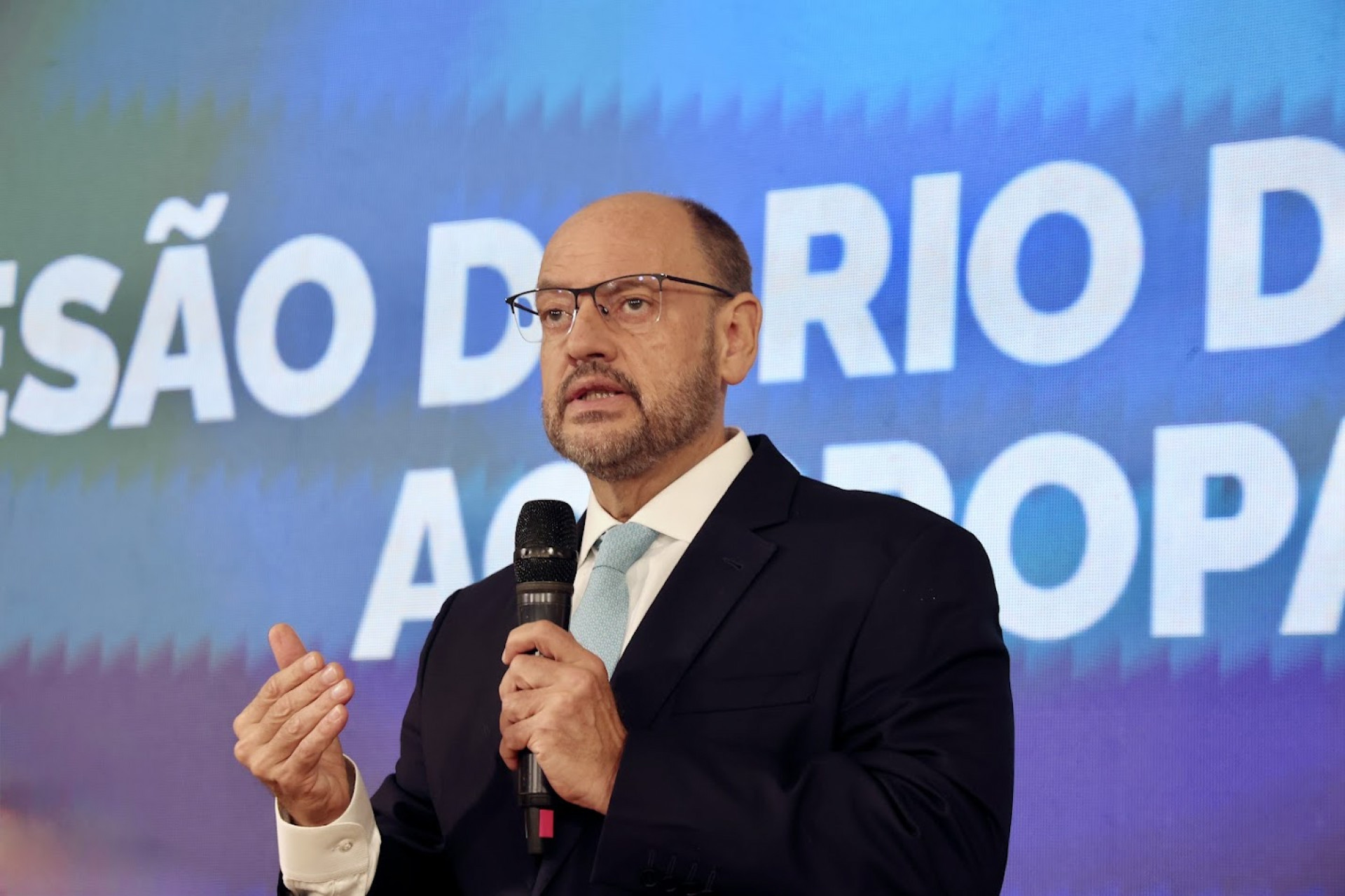 Caça a fantasmas na máquina pública