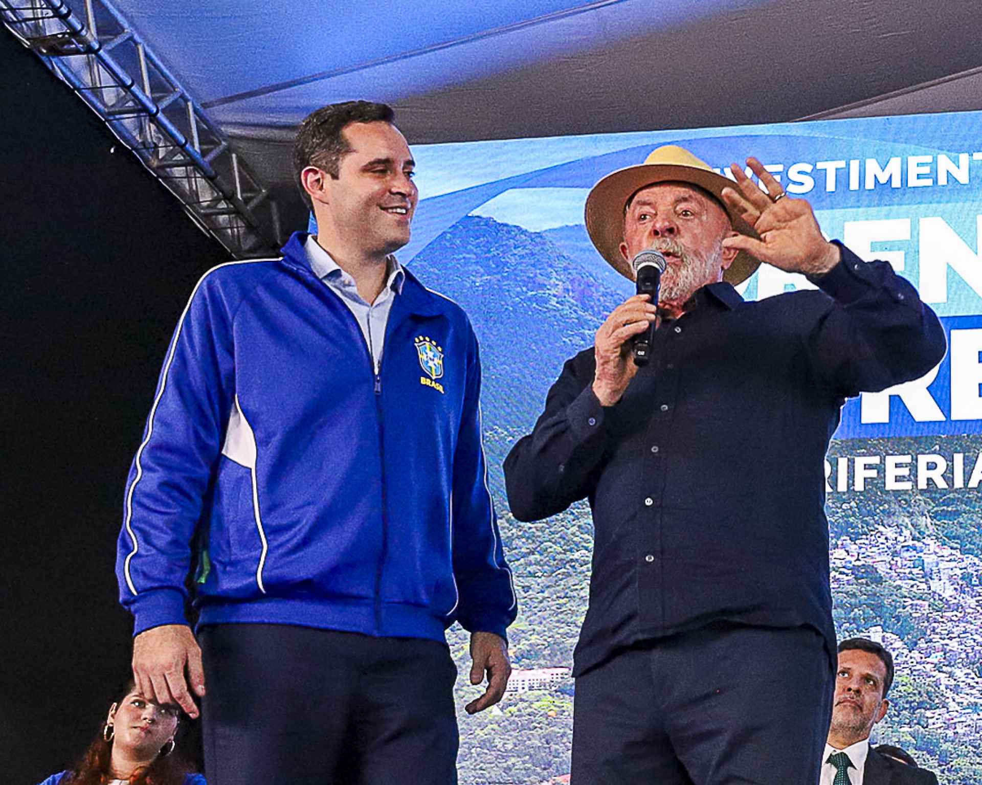 Cavaliere e Lula iniciam obras do PAC Jardim Maravilha para combater enchentes em Guaratiba
 - Marco Antonio Lima/ Prefeitura do Rio