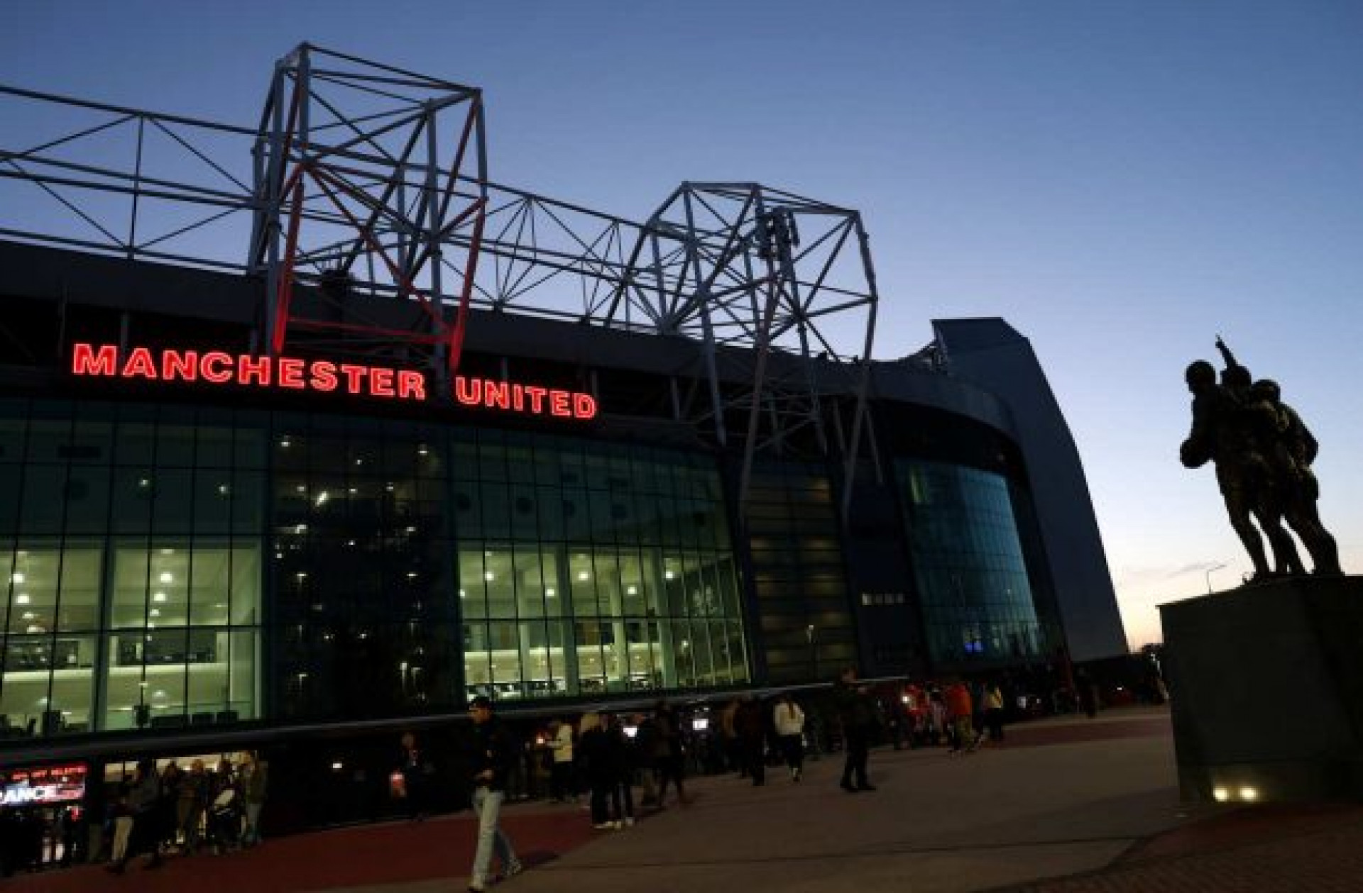 Manchester United avan&ccedil;a em projeto bilion&aacute;rio para construir novo Old Trafford