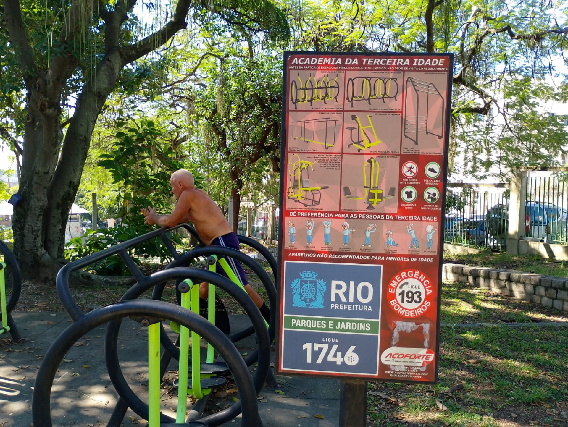 Parque Ary Barroso tem academia para terceira idade - Reginaldo Pimenta / Ag&ecirc;ncia O Dia