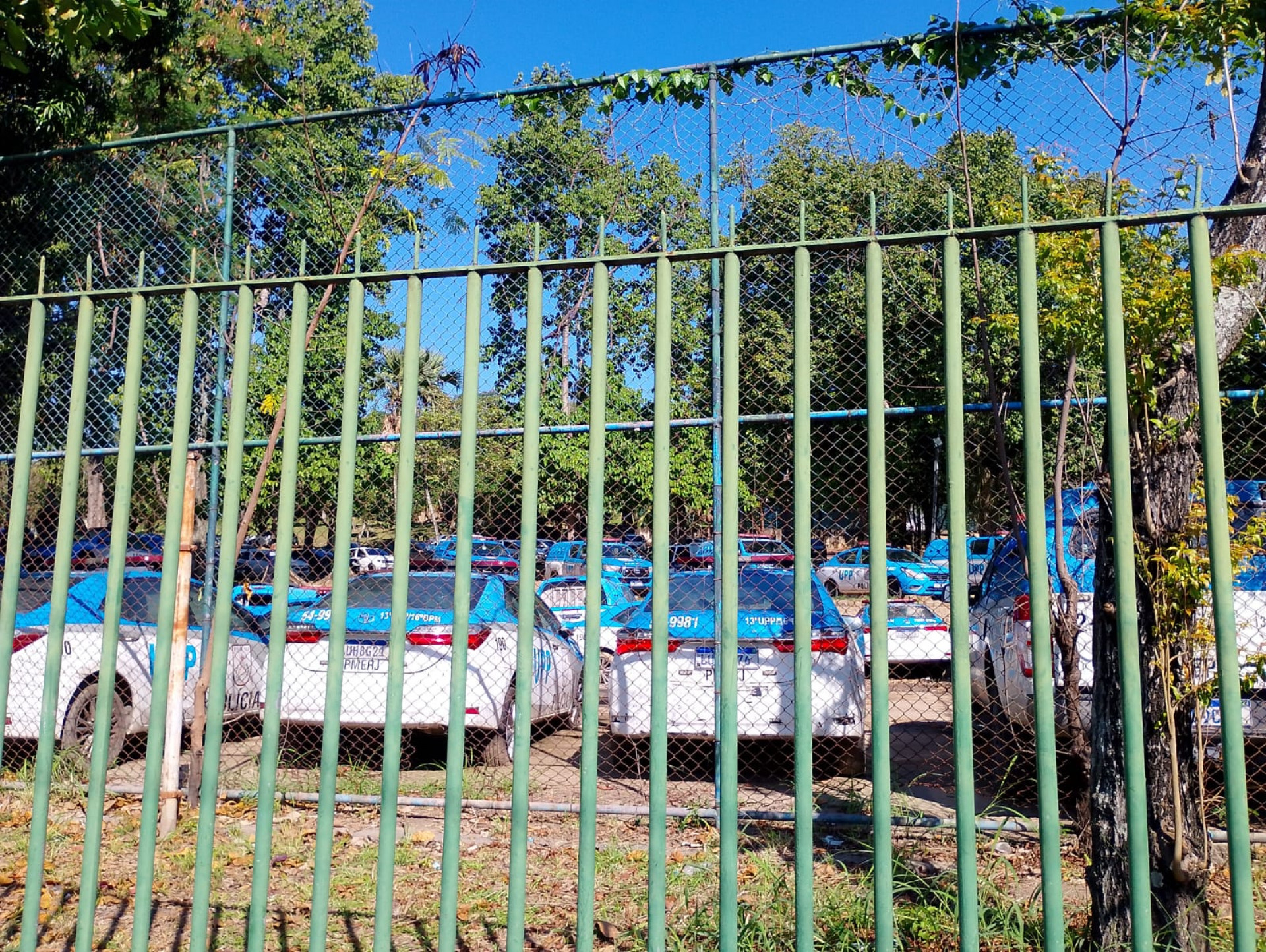 Viaturas da Pol&iacute;cia Militar tomam conta de espa&ccedil;o no Parque Ary Barroso - Reginaldo Pimenta / Ag&ecirc;ncia O Dia