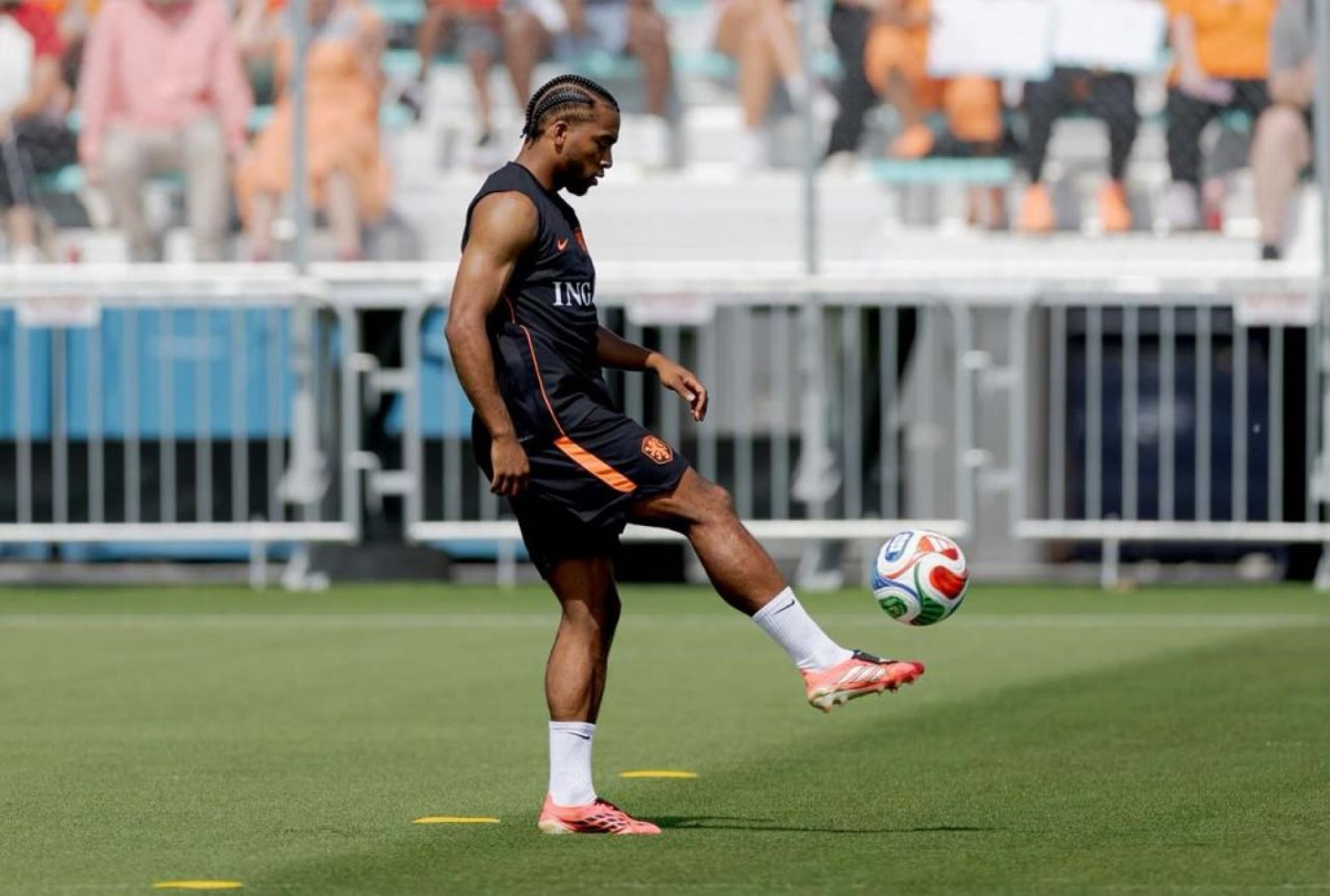 Holanda ganha refor&ccedil;o para &uacute;ltimo jogo da fase de grupos