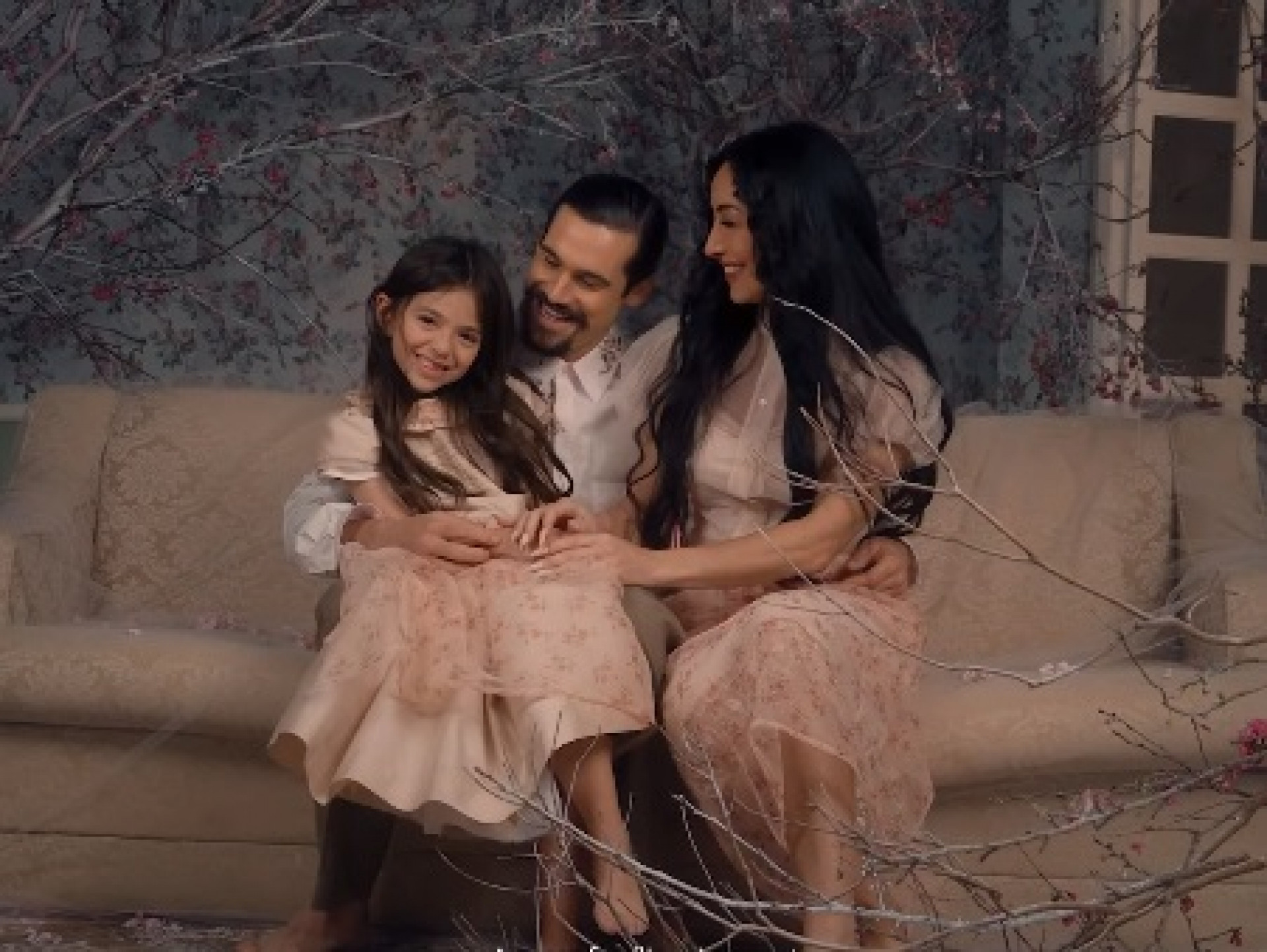 Sabrina Sato e Nicolas Prattes anunciam gravidez - Reprodução de vídeo / Instagram