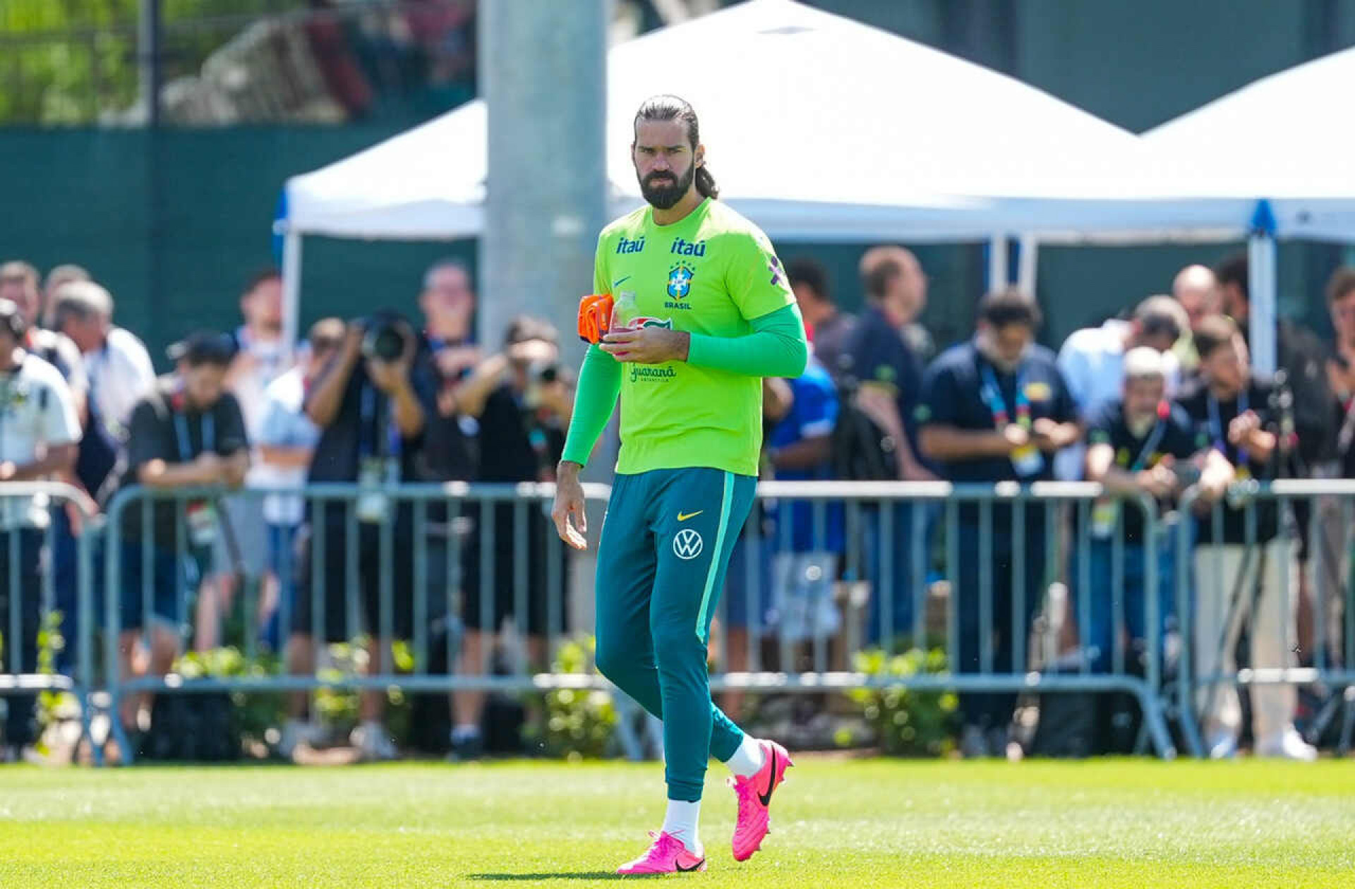 Neymar participa do treino e Alisson fica fora por controle de carga na Sele&ccedil;&atilde;o