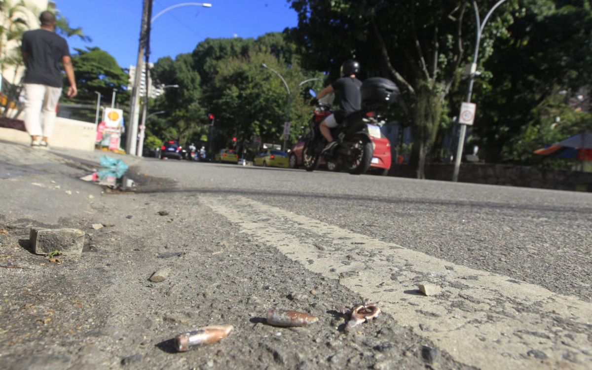 Tiros acertaram a Igreja Metodista em Botafogo, na Rua São Clemente