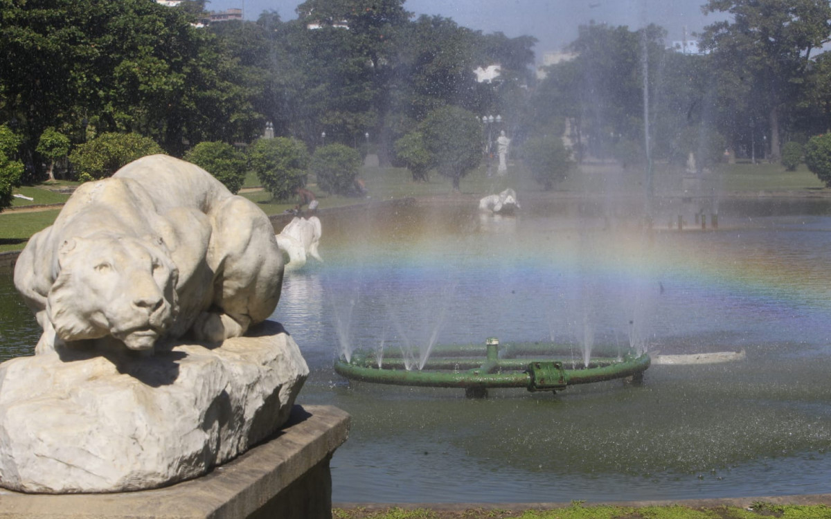 Praça Paris, na Glória, Zona Sul, foi reconhecida como patrimônio cultural e turístico imaterial do Rio