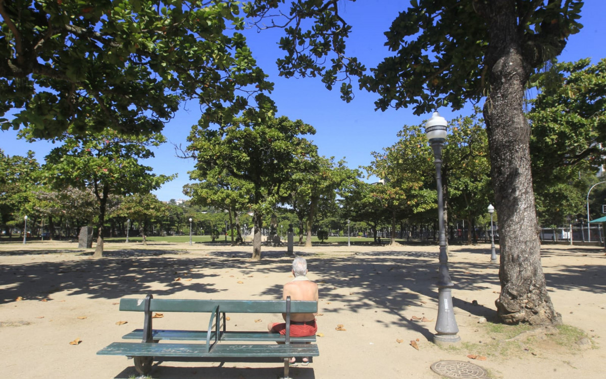 Praça Paris, na Glória, Zona Sul, foi tombada como patrimônio cultural e turístico imaterial da cidade do Rio