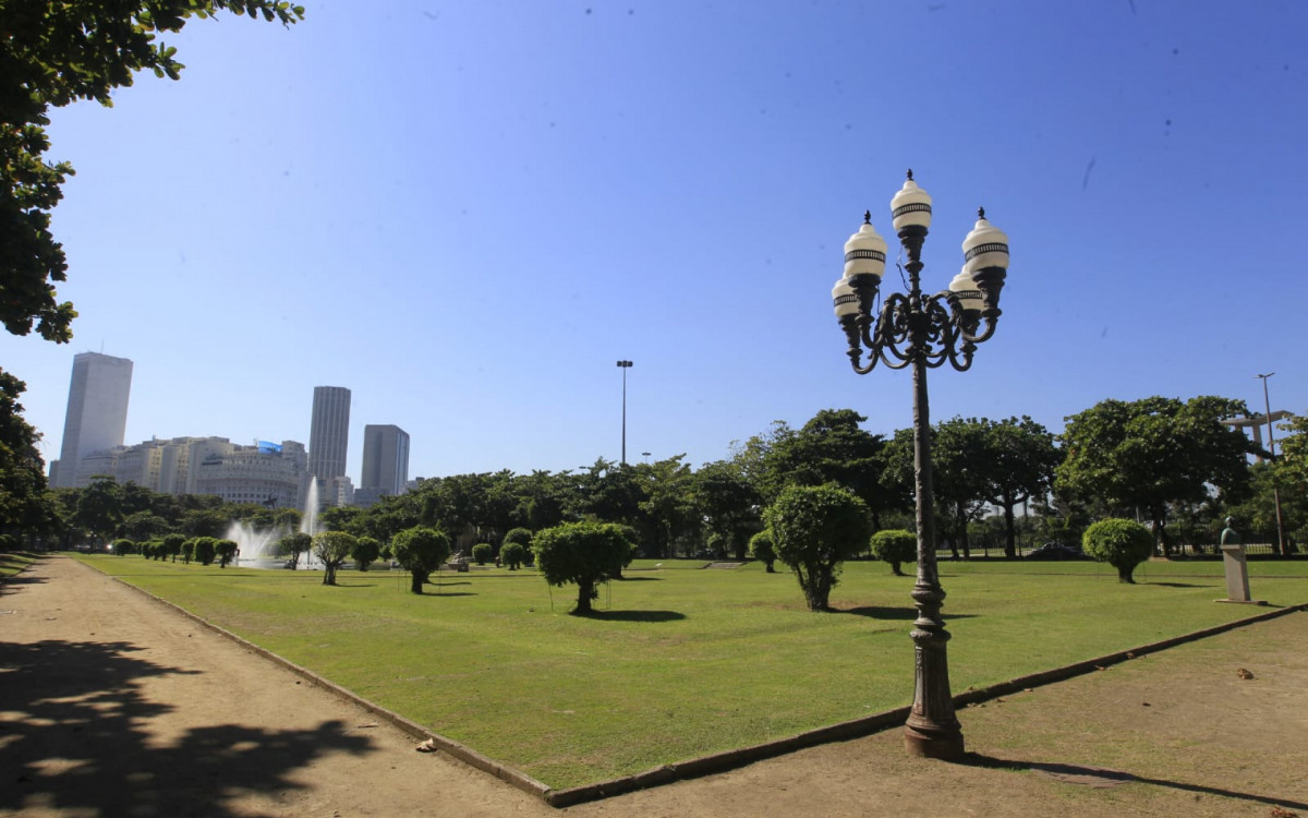 Praça Paris, na Glória, Zona Sul do Rio