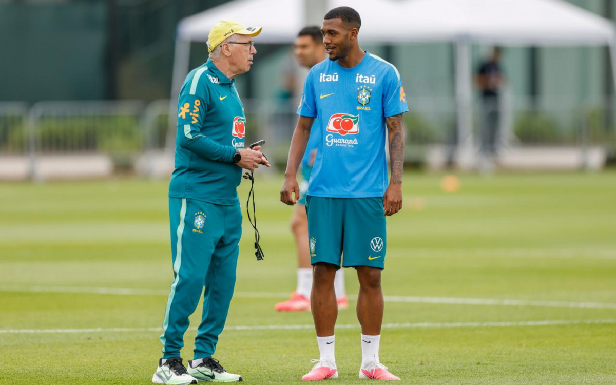 Rayan em treino da Seleção na Copa