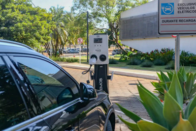 Governo mantém elevação de tarifas a carro elétrico e cria cota zero