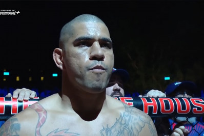 Poatan posta mensagem enigmática e cita receio de voltar a lutar após o UFC Casa Branca