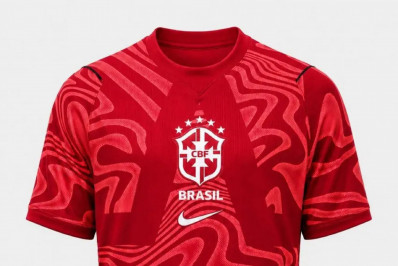 Presidente da CBF veta uniforme vermelho e goleiros usarão verde contra a Escócia