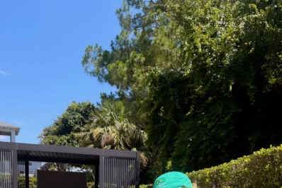 Virginia Fonseca aproveita calor em Orlando e posa com filhos na piscina