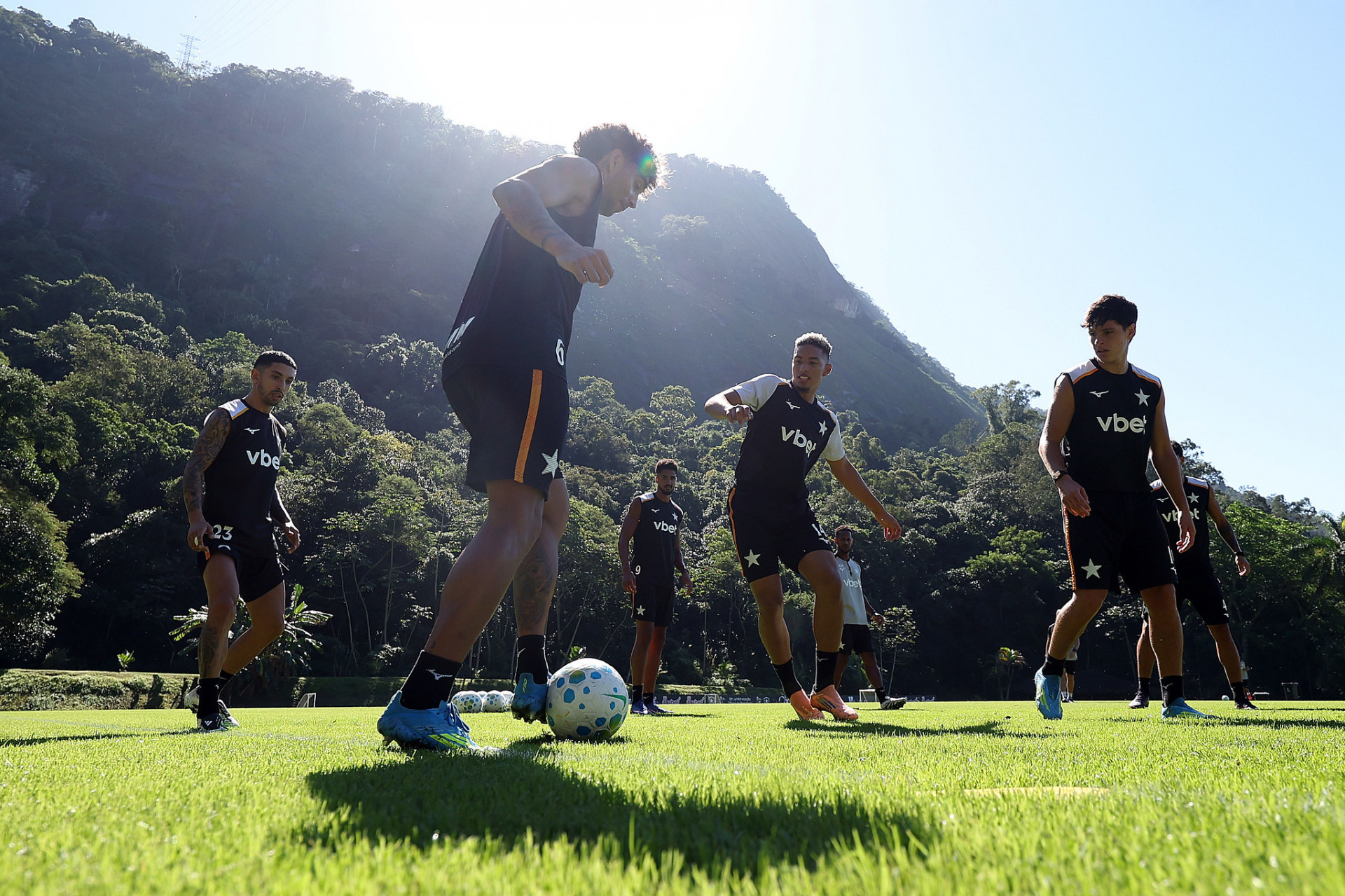 Fifa libera Botafogo de transfer ban por dívida relativa a Almada