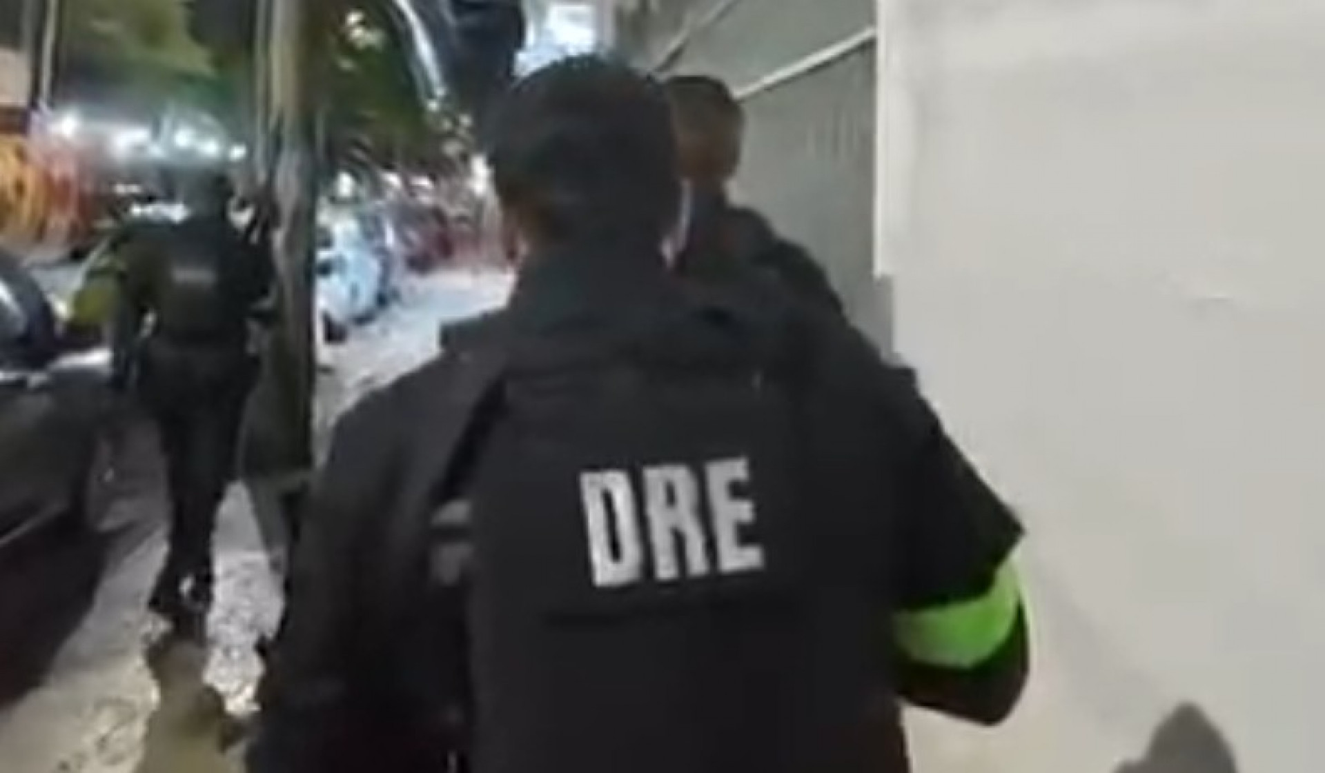 Policiais civis atuam na comunidade Santa Marta, em Botafogo - Reprodução