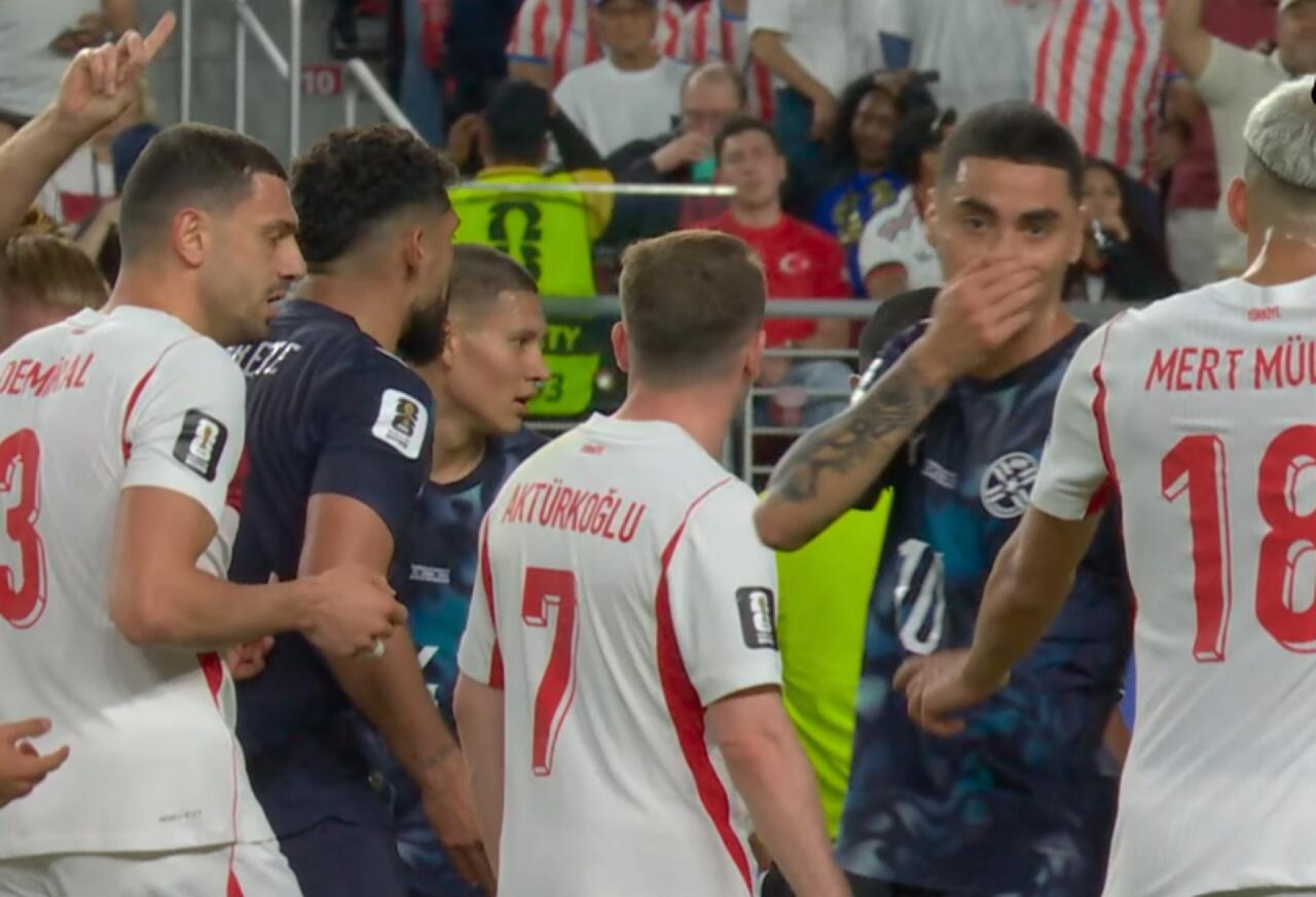 Torcida n&atilde;o pode xingar? Veja as regras da Fifa que t&ecirc;m causado surpresa