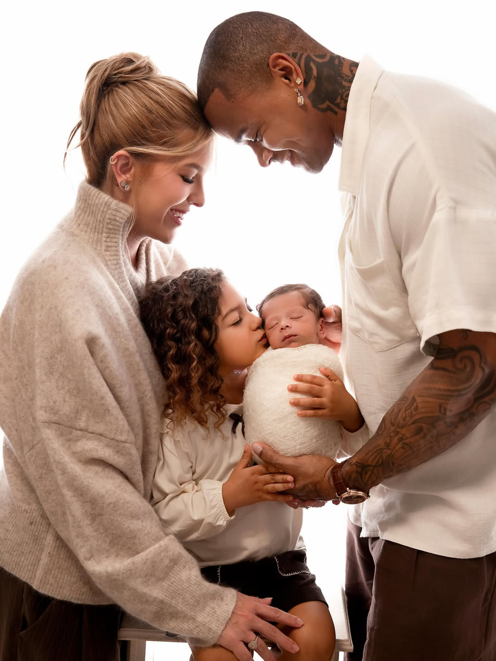 Léo Santana e Lore Improta mostram ensaio newborn de Levi e emocionam fãs - Reprodução Instagram