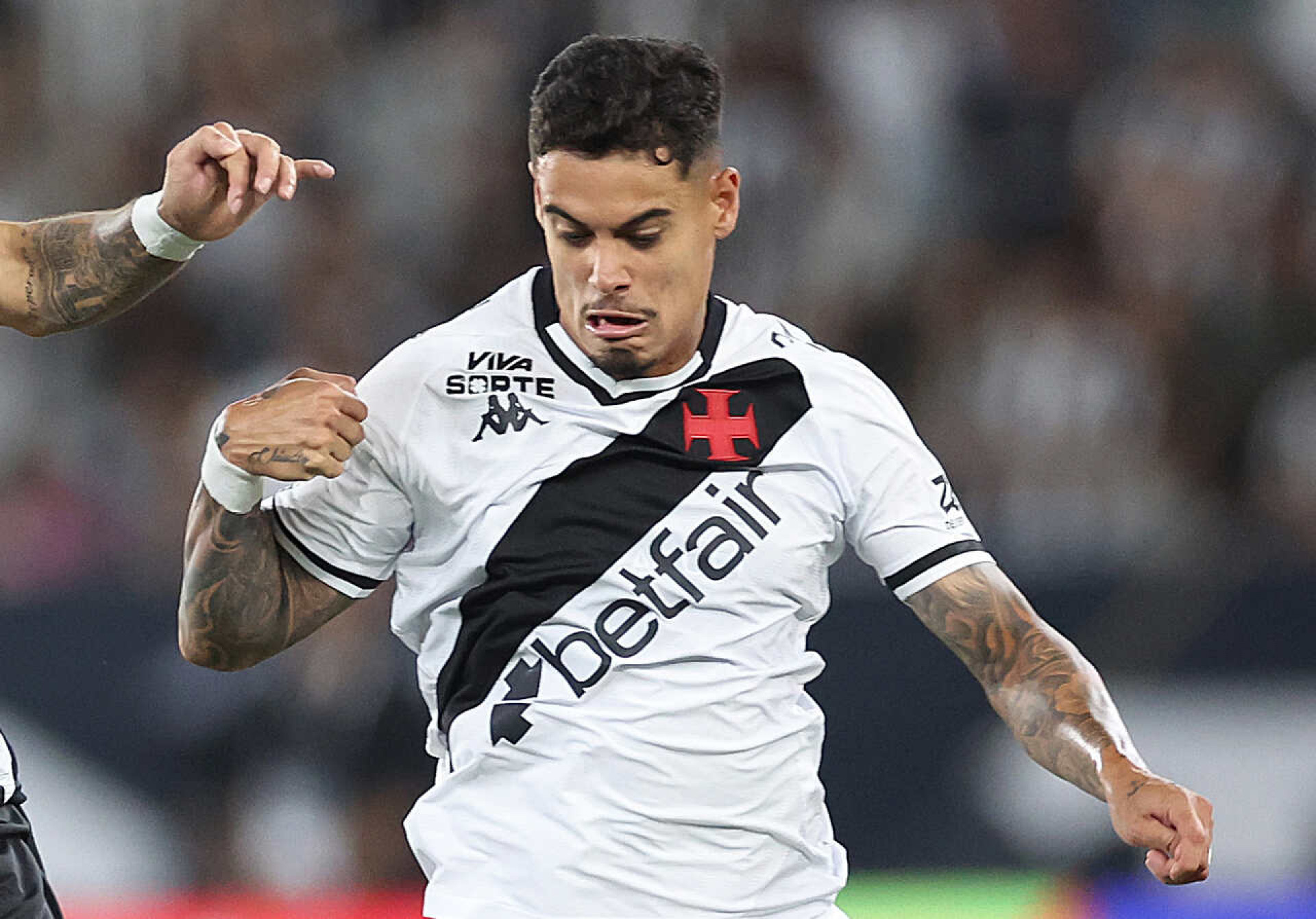 Lucas Freitas, zagueiro do Vasco, recebe oferta da MLS e pode ser negociado