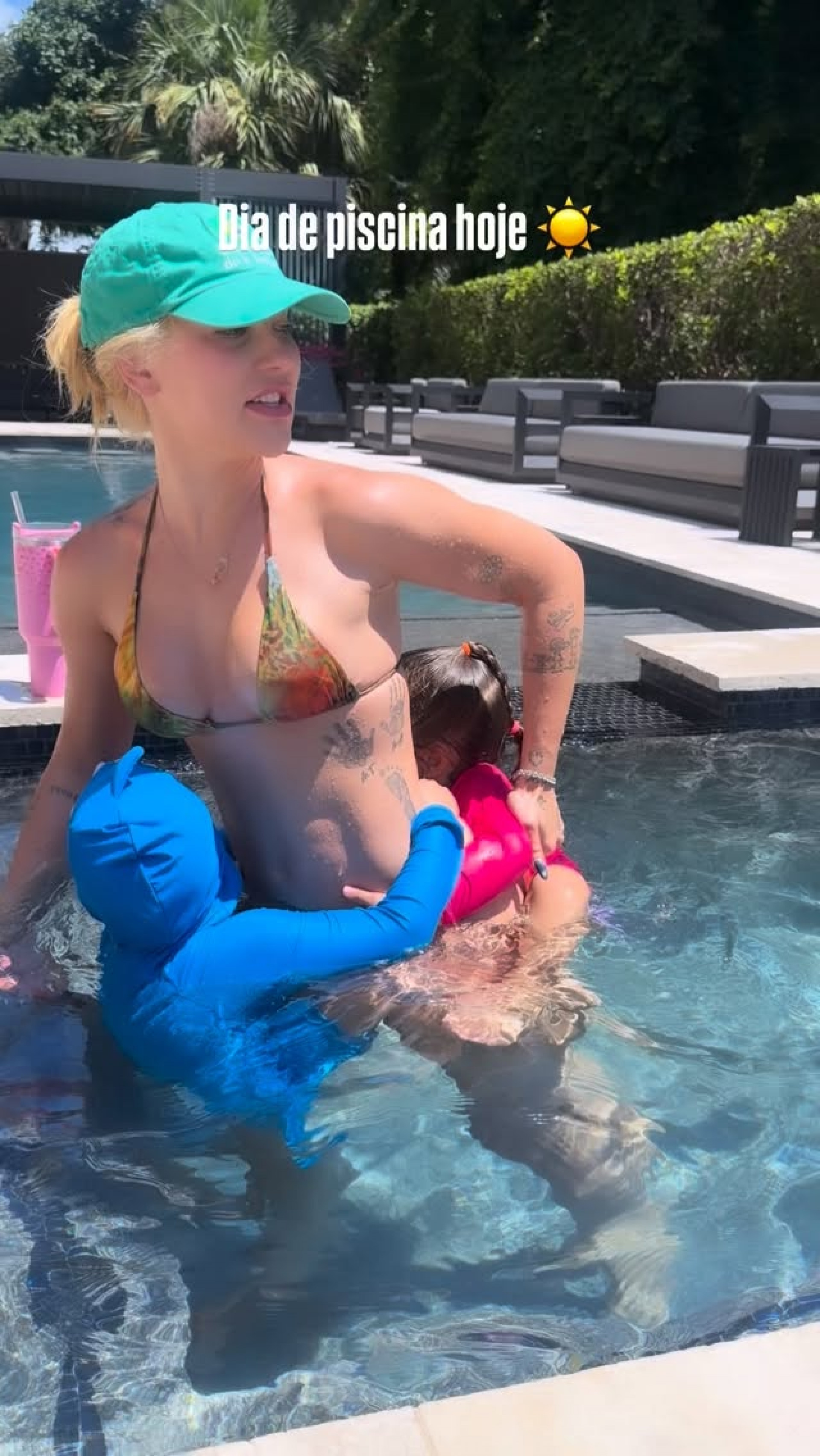 Virginia Fonseca aproveita calorão em Orlando e curte piscina com os filhos - Reprodução / Instagram