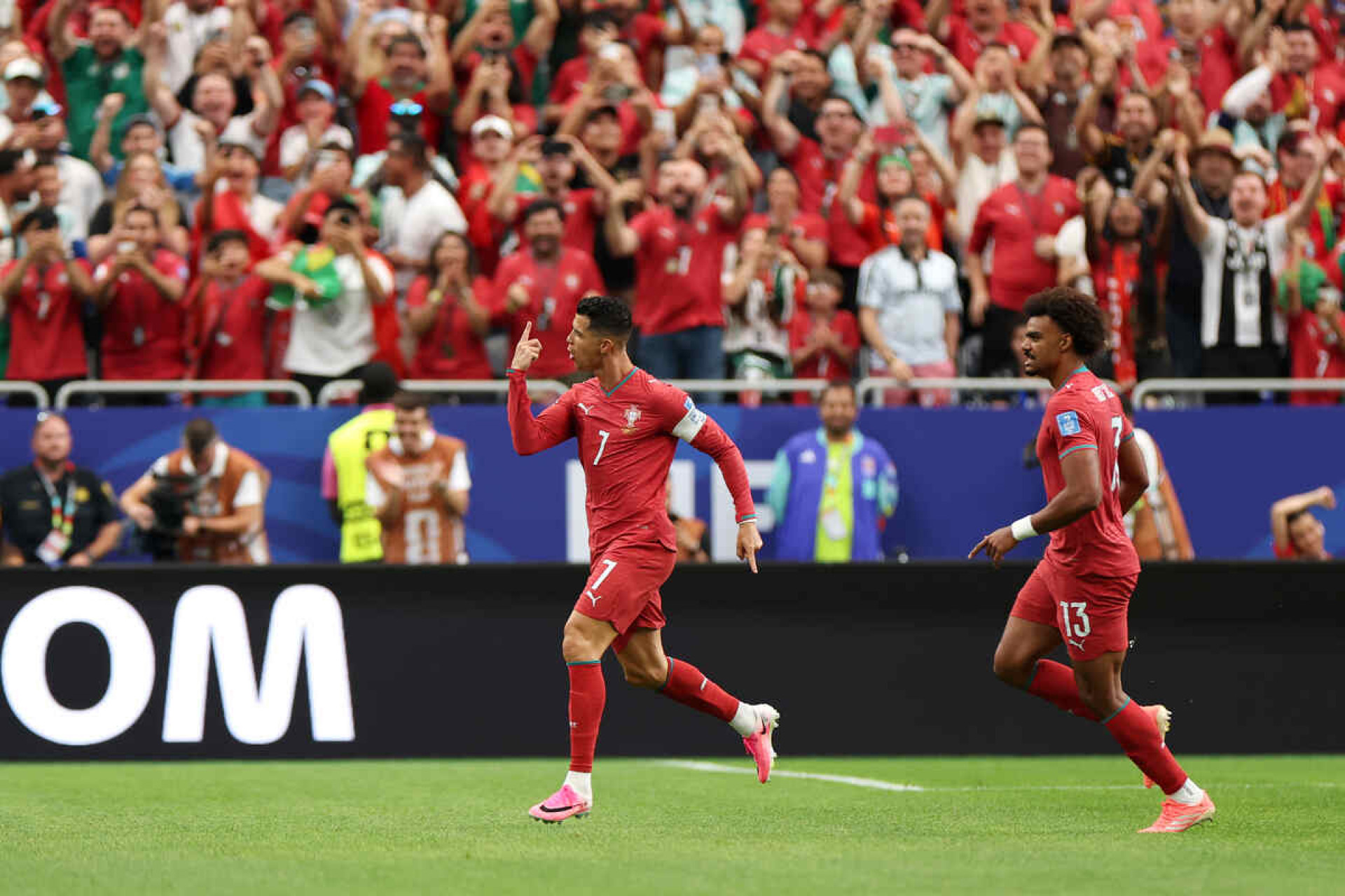 Cristiano Ronaldo, ap&oacute;s recordes: “objetivo &eacute; ajudar a sele&ccedil;&atilde;o”