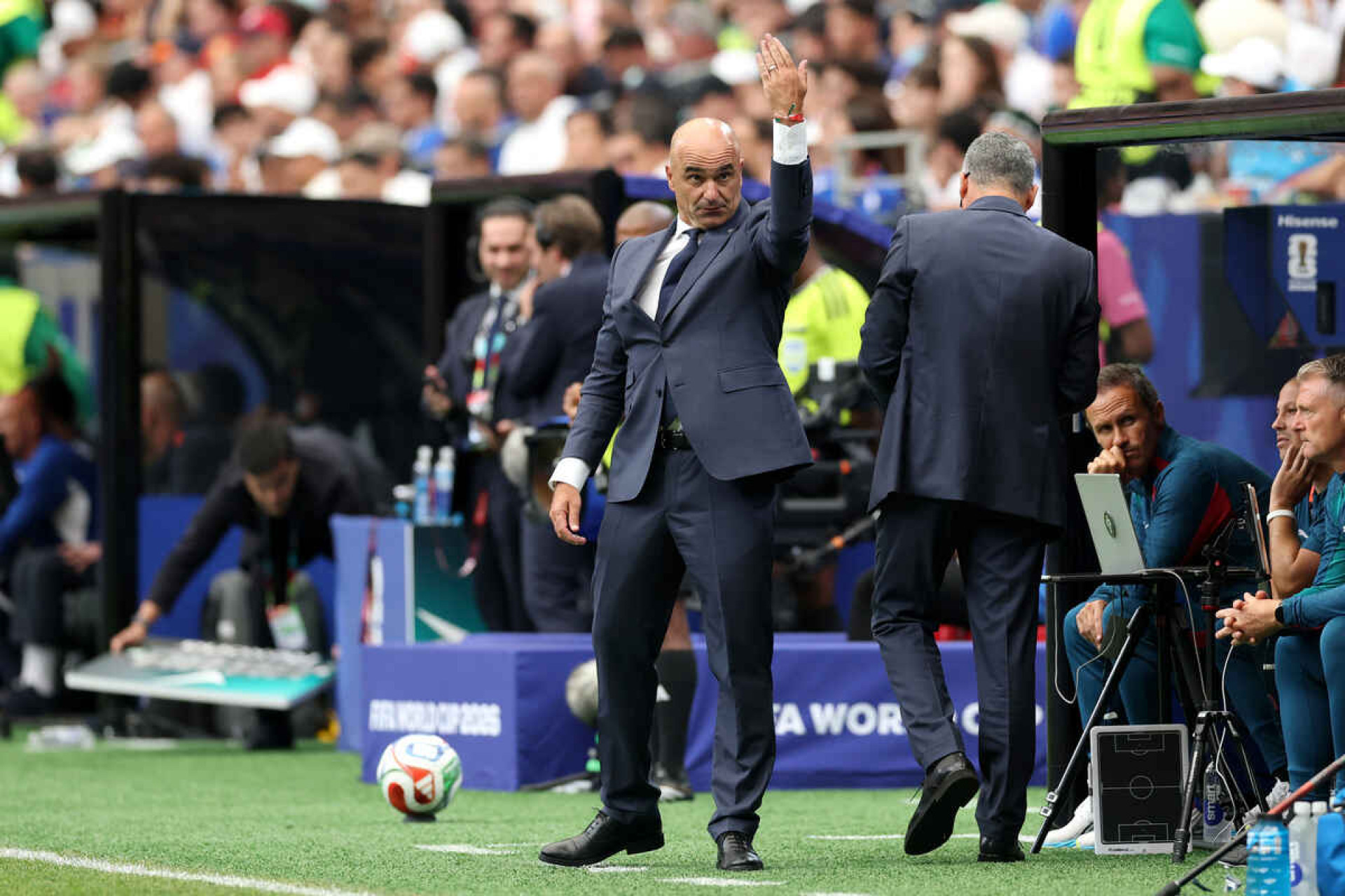 Mart&iacute;nez se derrete por Cristiano Ronaldo: “Quest&atilde;o de momento”