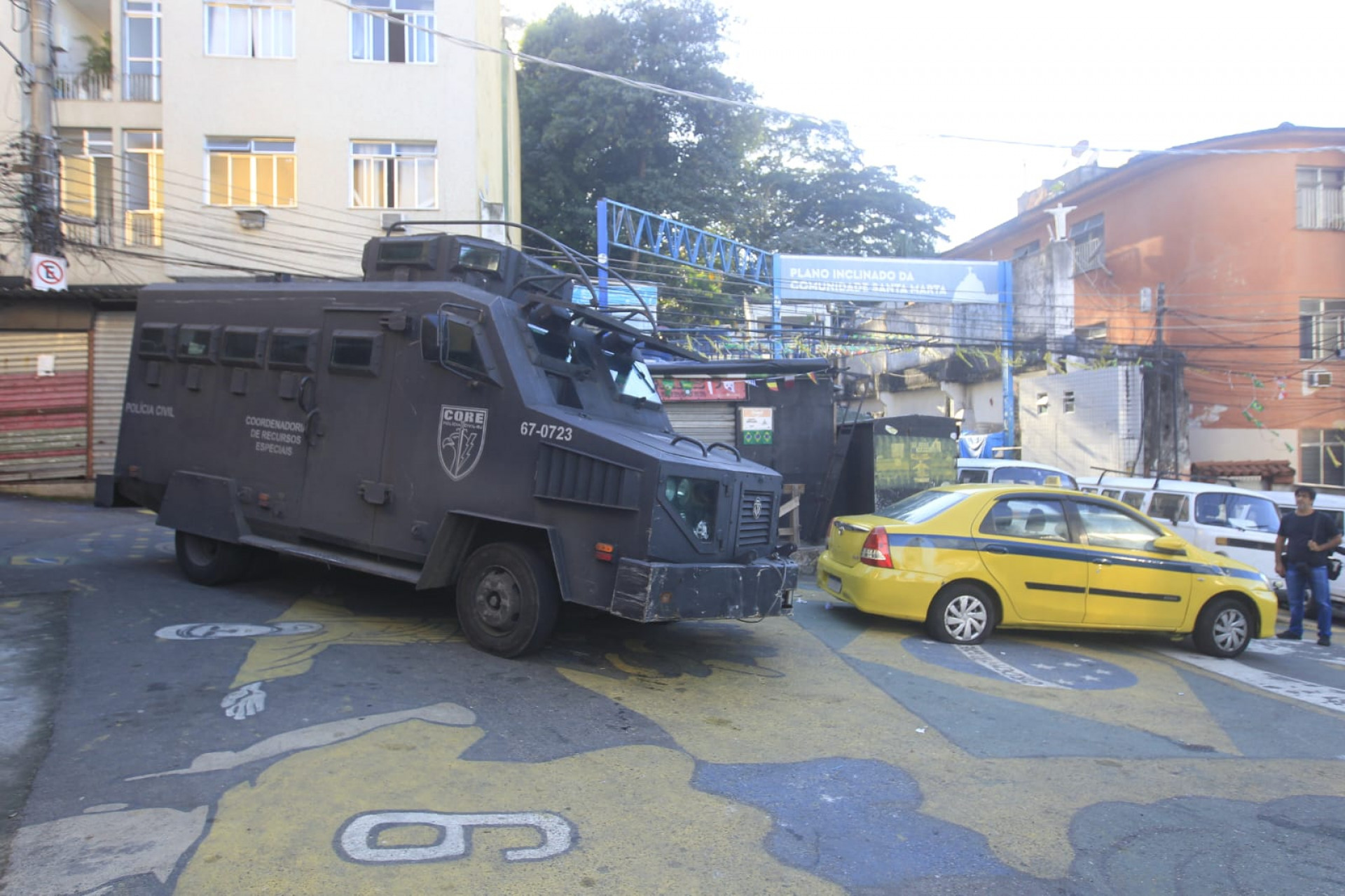 Policiais civis realizam operação na comunidade Santa Marta, em Botafogo - Reginaldo Pimenta / Agência O Dia