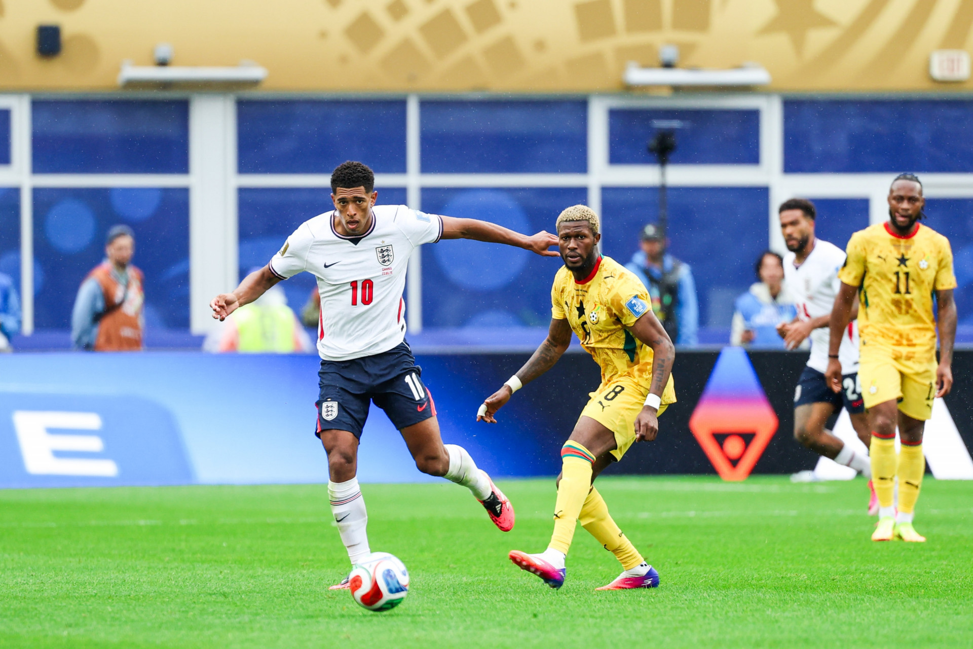 Jogador da Inglaterra é sincero após receber prêmio: 'Não mereci'
