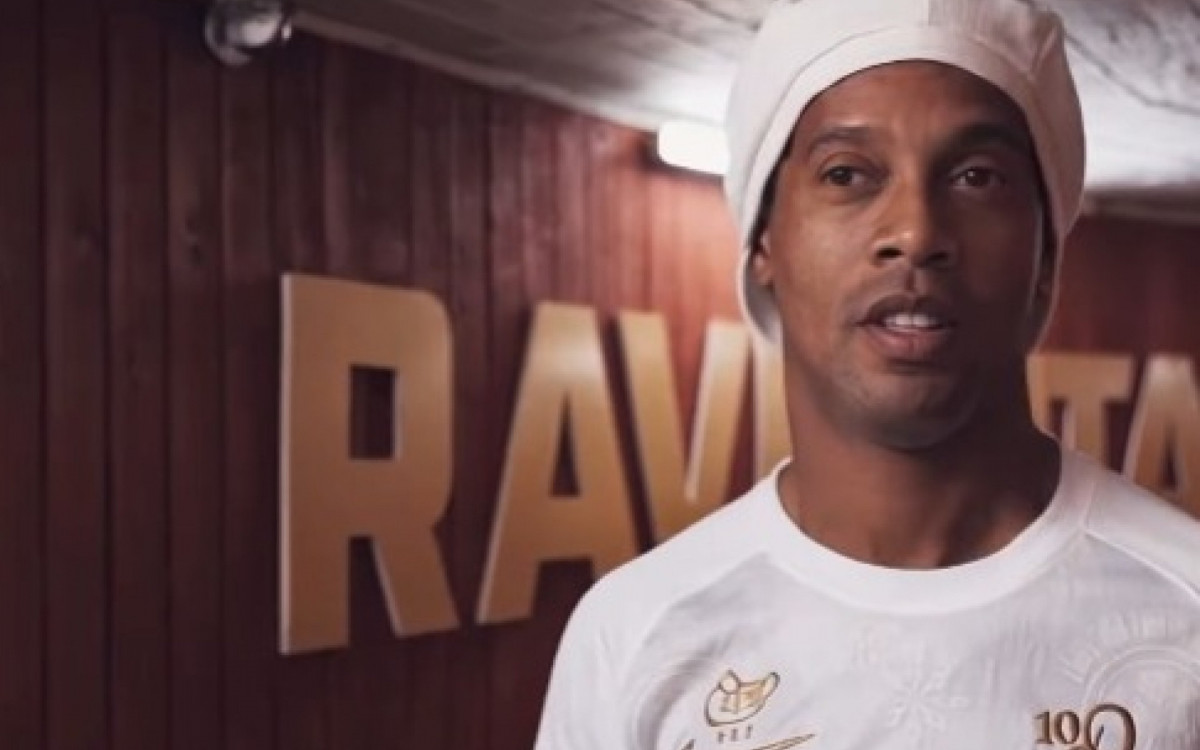 Ronaldinho fará partida oficial pelo clube italiano