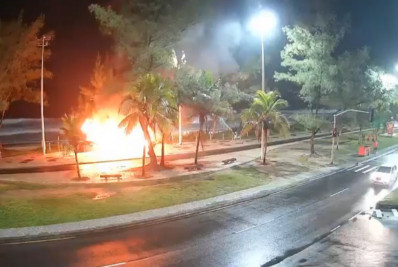 Quiosque é atingido por incêndio no Recreio dos Bandeirantes