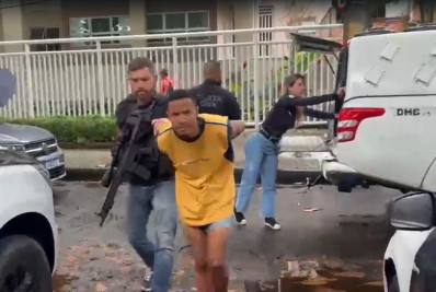 Acusado de matar ex-namorada a facadas se entrega à polícia
