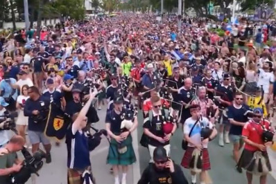 Vídeo! Torcida da Escócia faz festa em Miami antes de encarar o Brasil