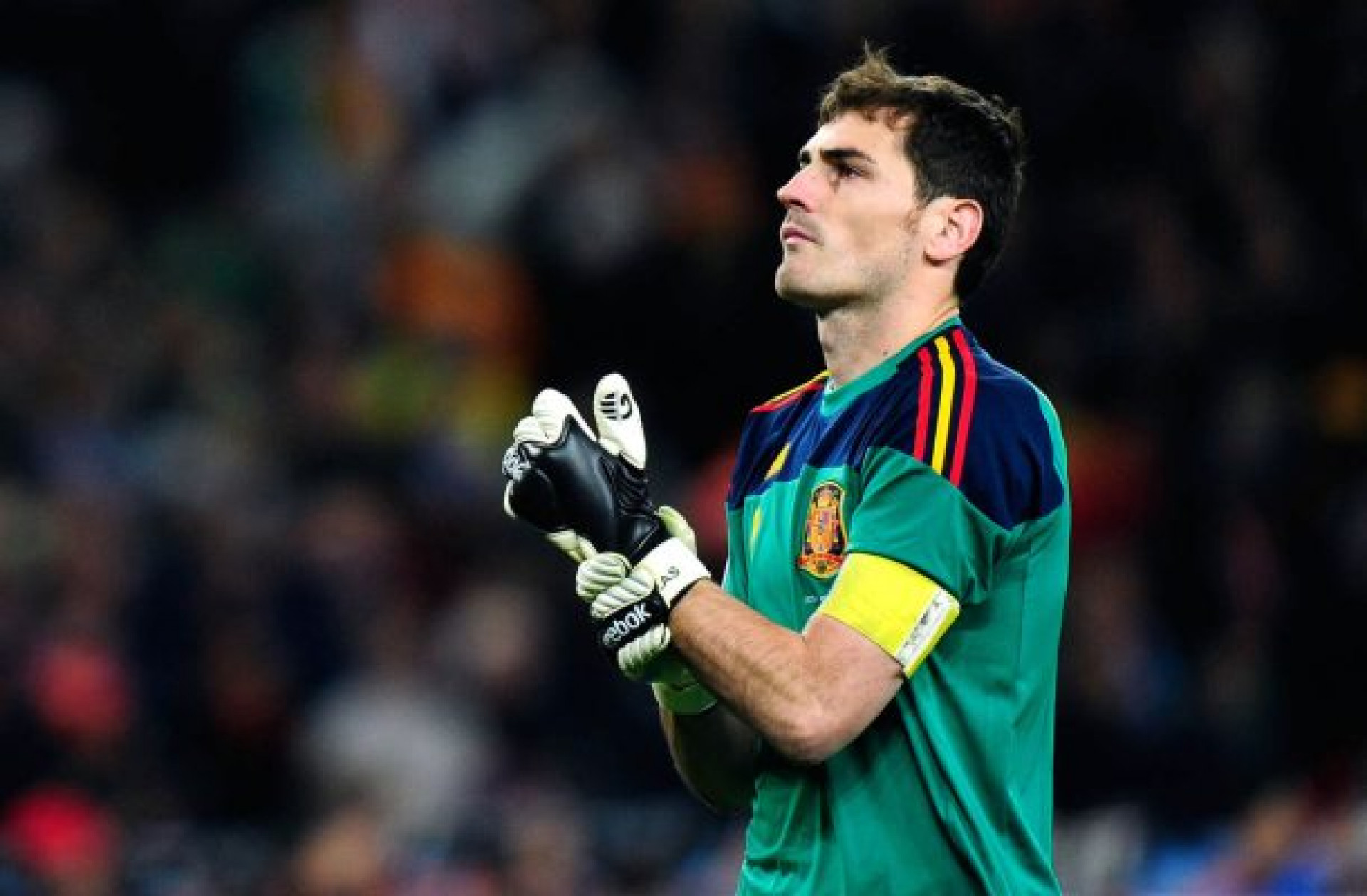Casillas revela paradeiro de camisa hist&oacute;rica ap&oacute;s desaparecimento em museu
