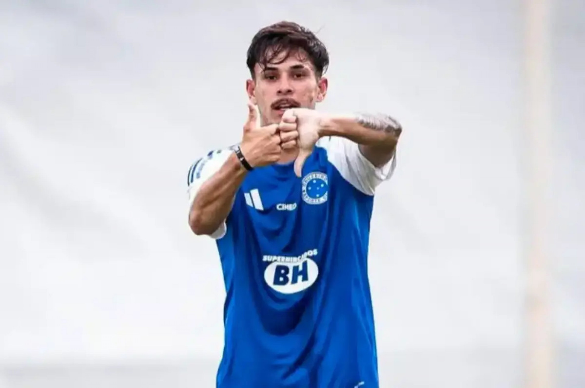 Cruzeiro libera Gustavo Zago para o futebol do Cazaquist&atilde;o