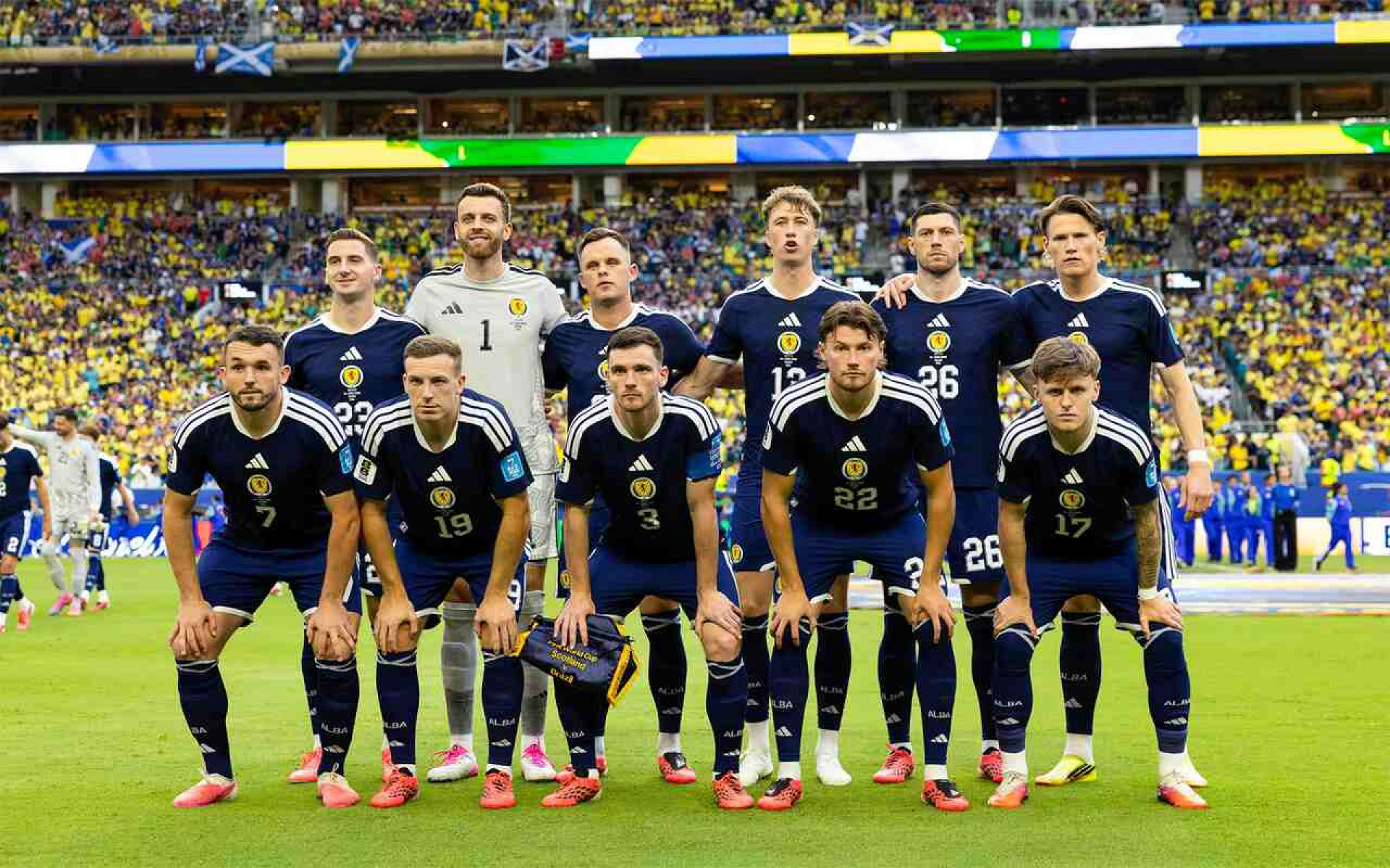 T&eacute;cnico da Esc&oacute;cia lamenta atua&ccedil;&atilde;o contra o Brasil: ”Uma decep&ccedil;&atilde;o”