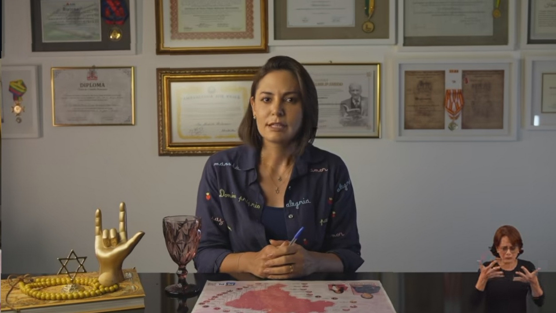 Michelle Bolsonaro afirma ter sido humilhada por Fl&aacute;vio Bolsonaro