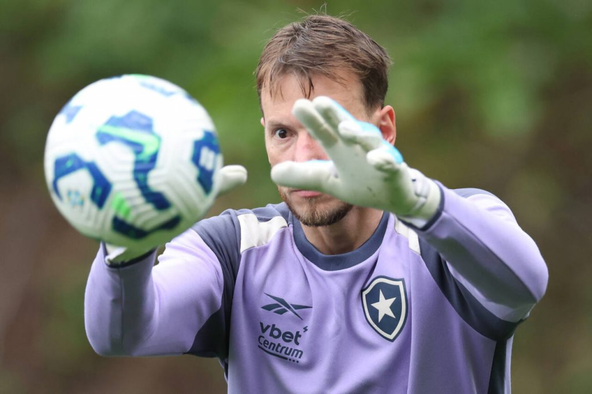 Neto n&atilde;o deve viajar com Botafogo para intertemporada na R&uacute;ssia
