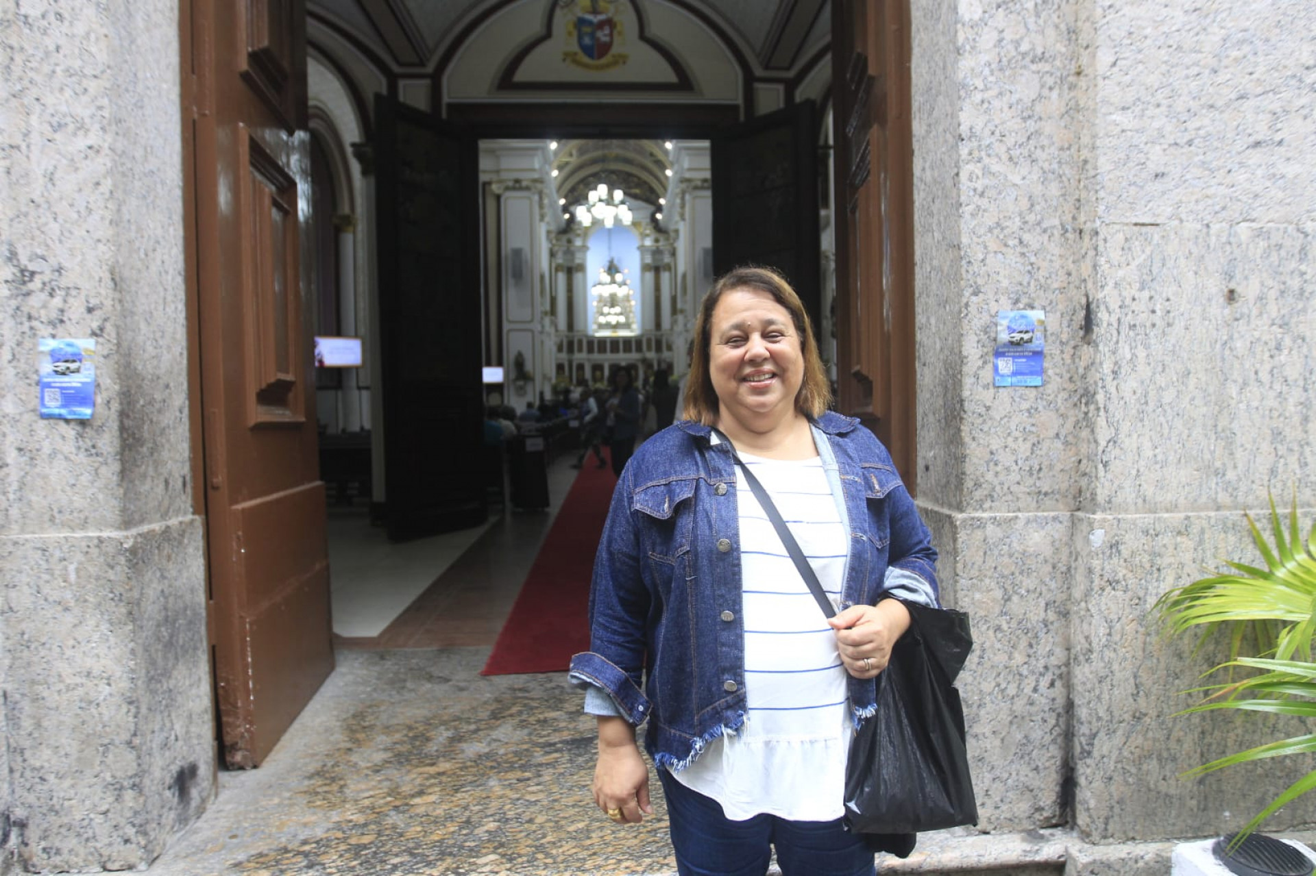 Para Andreia, São João Batista também representa milagres - Reginaldo Pimenta/Agência O DIA