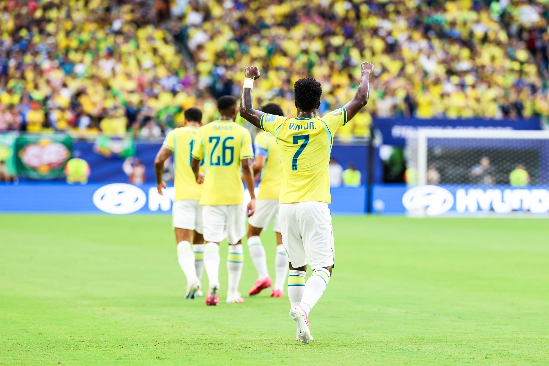 Vini Jr comemora o gol do Brasil sobre a Esc&oacute;cia na Copa do Mundo - William Volcov/Parceiro/Ag&ecirc;ncia O Dia