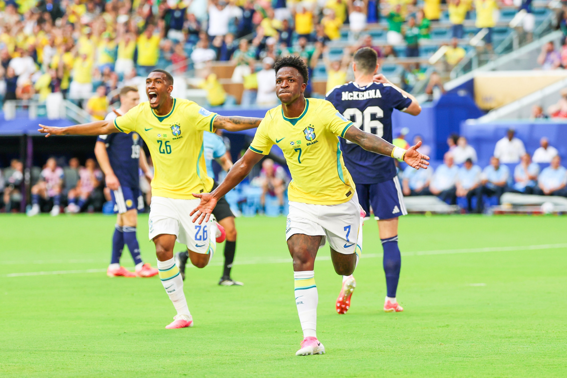 Vini Jr comemora o gol do Brasil sobre a Esc&oacute;cia na Copa do Mundo - William Volcov/Parceiro/Ag&ecirc;ncia O Dia