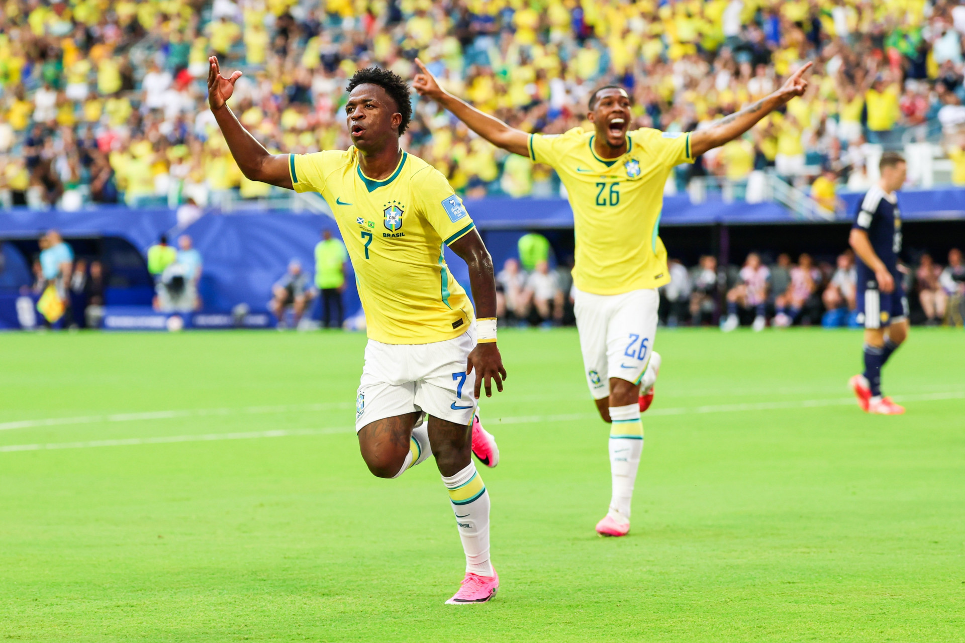 Vini Jr comemora o gol do Brasil sobre a Esc&oacute;cia na Copa do Mundo - William Volcov/Parceiro/Ag&ecirc;ncia O Dia