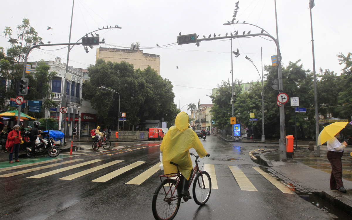 Movimentação na Rua do Catete e nos Jardins do Palácio do Catete, Zona Sul do Rio de Janeiro, na manhã de hoje. - Reginaldo Pimenta/Agência O Dia