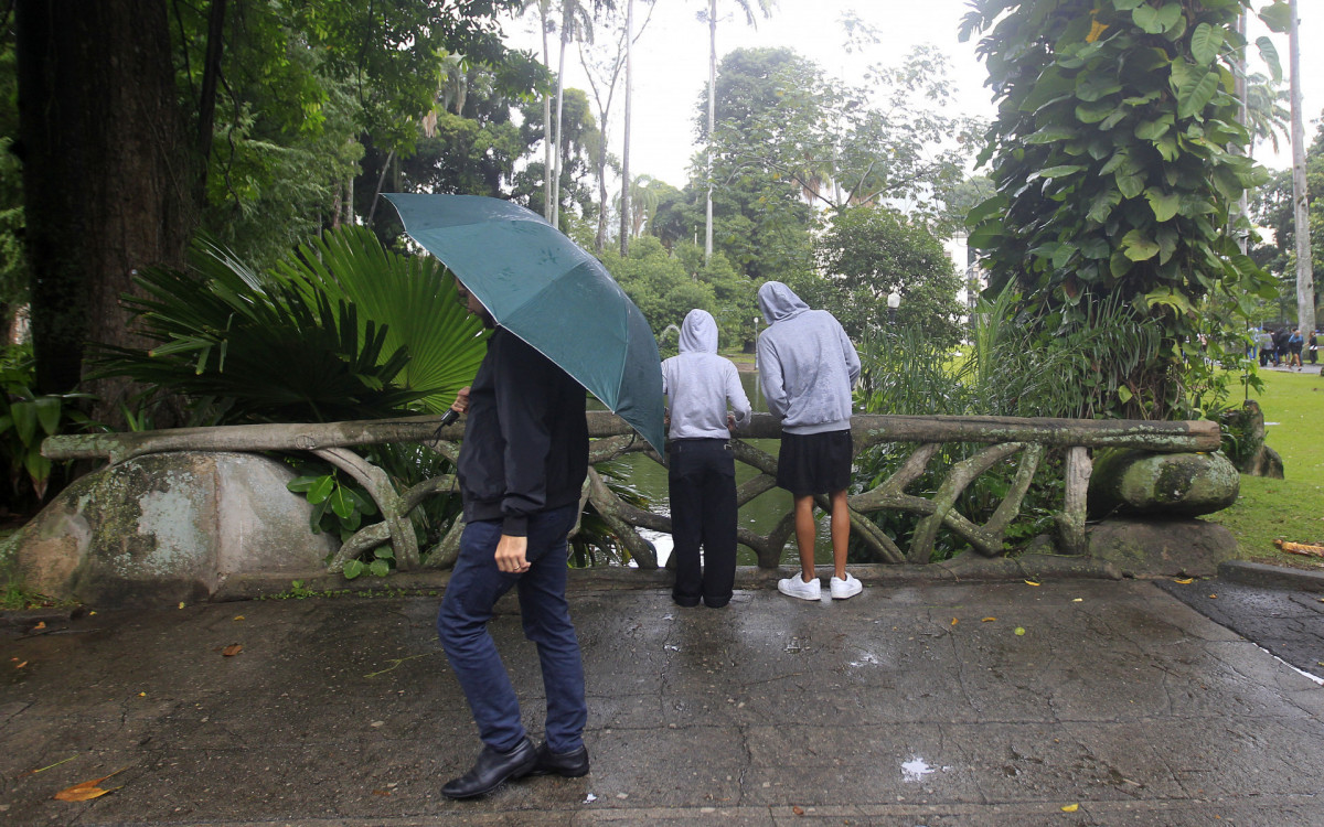 Movimentação na Rua do Catete e nos Jardins do Palácio do Catete, Zona Sul do Rio de Janeiro, na manhã de hoje. - Reginaldo Pimenta/Agência O Dia