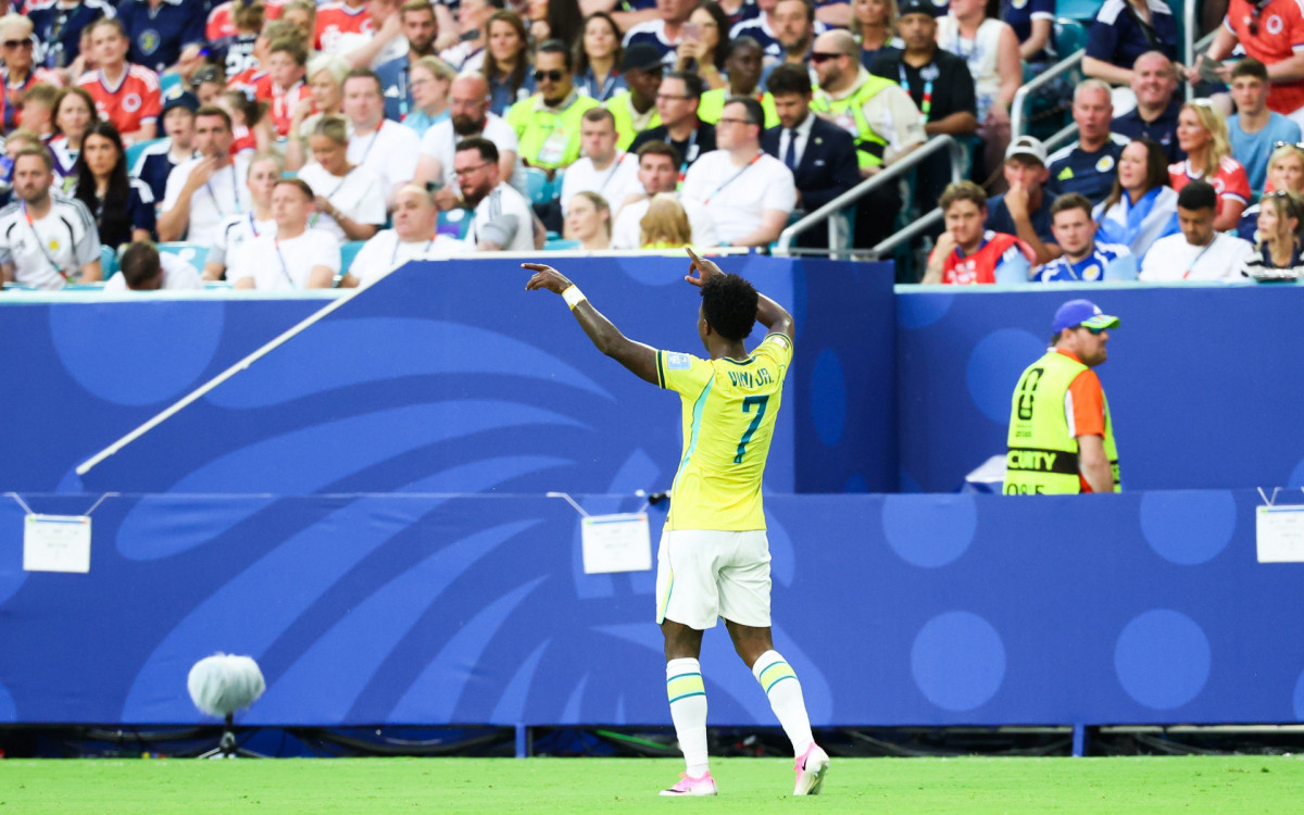 Vini Jr se tornou o quinto brasileiro a marcar em todos os três primeiros jogos da Copa do Mundo. Os outros são Jairzinho, Romário, Ronaldo e Rivaldo.